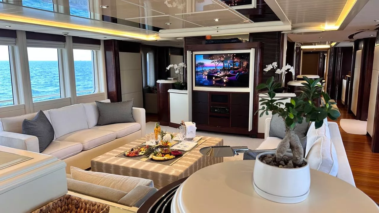 https://dev-api.arconyachts.com/storage/36204/conversions/feeCyqxGhbPjE91tKMLUX6Csw0I4FonHk5a4bQks-optimize.webp