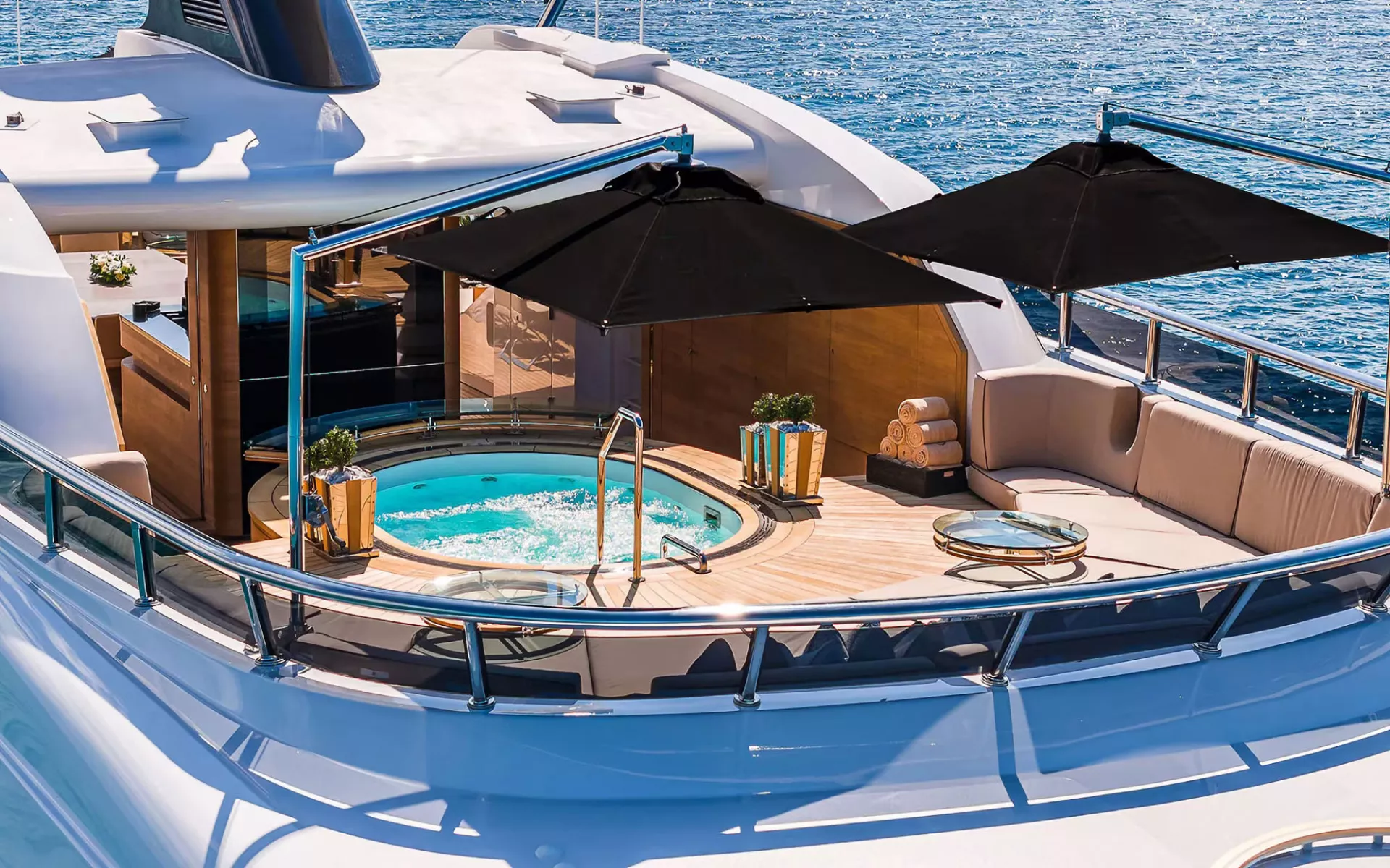 https://dev-api.arconyachts.com/storage/36229/conversions/DsxcbInC0kufWnr2CaybJp2f79KEjlzuAQreJ2Vk-optimize.webp