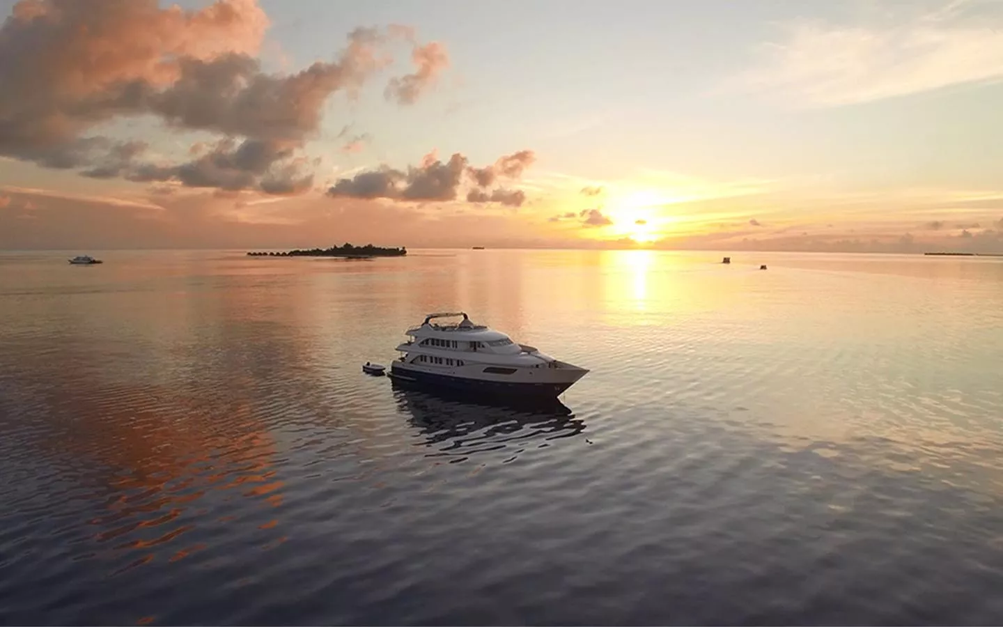 https://dev-api.arconyachts.com/storage/36248/conversions/pfP0mDpDtETCWuzbHbITPdvQiEteliSVi2FWOD4U-optimize.webp