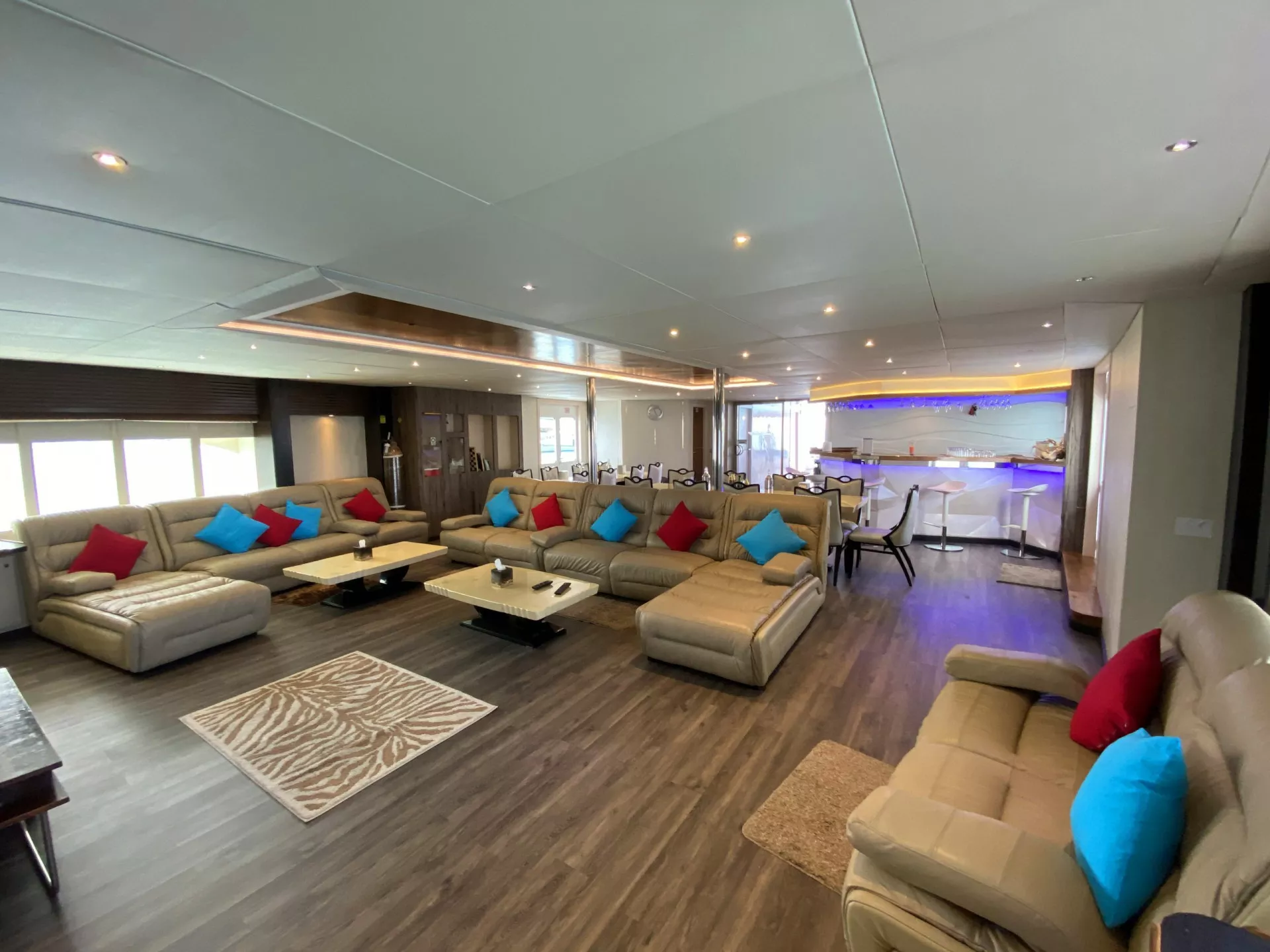 https://dev-api.arconyachts.com/storage/36249/conversions/zJOXsdDW0eJgmTS77xmoetwyBViclicMWTo4ivce-optimize.webp