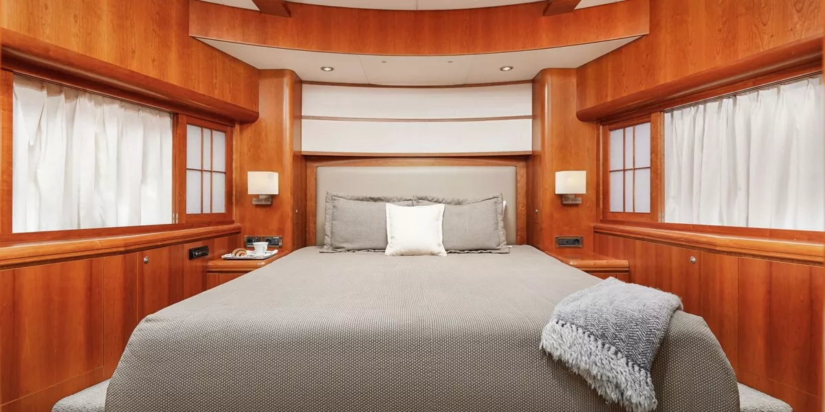 https://dev-api.arconyachts.com/storage/36262/conversions/If2yuCygp9xqeA7ElUC1wp6PtjZBQ8liyhzpfoNa-optimize.webp