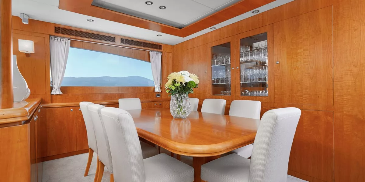 https://dev-api.arconyachts.com/storage/36263/conversions/Qo3Ex3aqk49zvAnDhGlgTk46TckpAvPQnLkL7oBq-optimize.webp