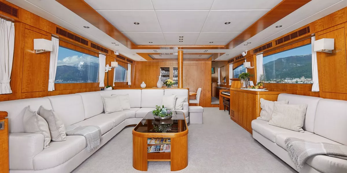 https://dev-api.arconyachts.com/storage/36265/conversions/hrFFewxq4aL9NBzi5CD9np2aeyBLweW0v4Q5PiWA-optimize.webp