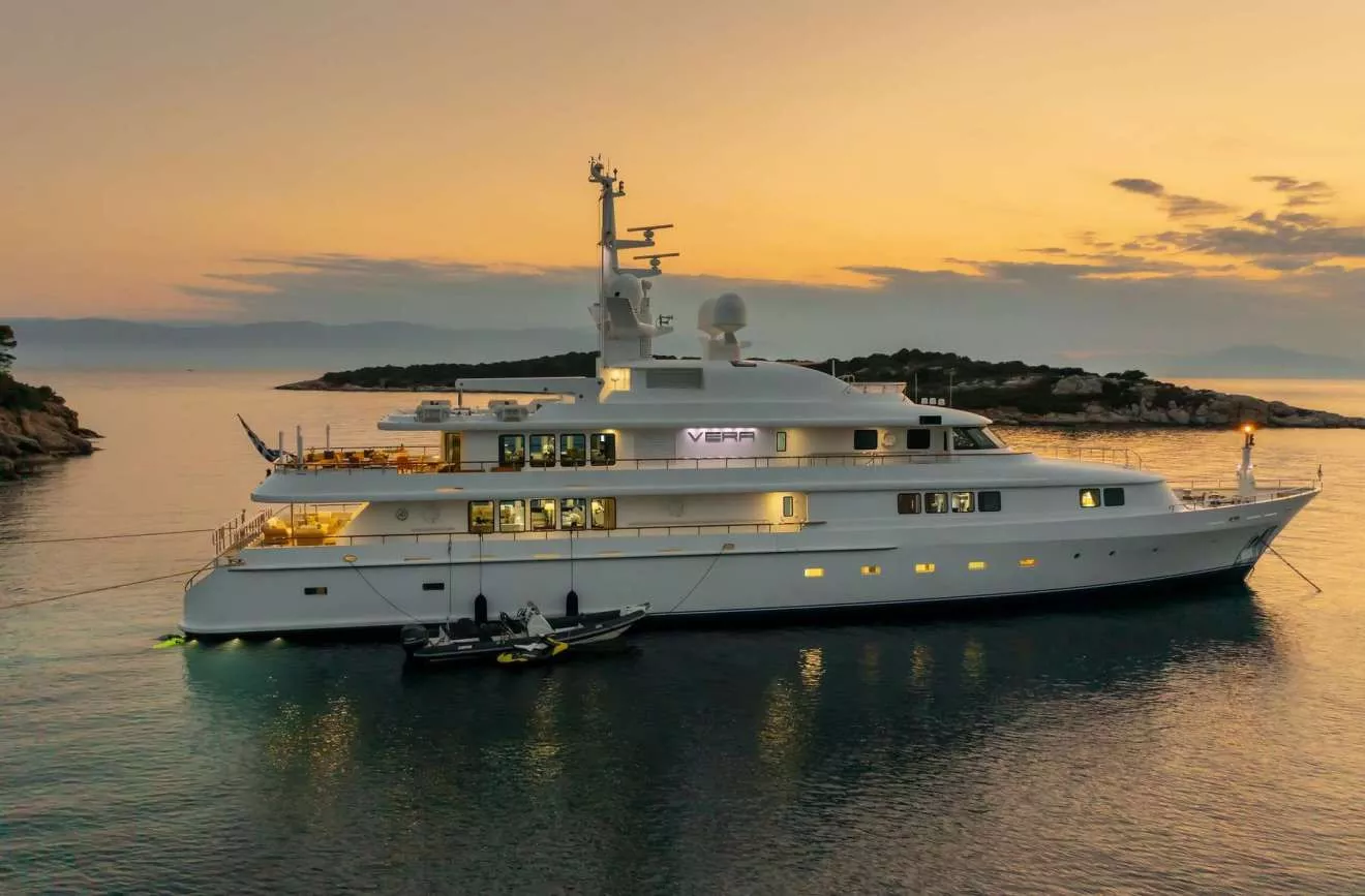 https://dev-api.arconyachts.com/storage/36282/conversions/rmyeOm0pvBR0hPcW5CHrbhw0BQ18VgHq26PJPOVg-optimize.webp