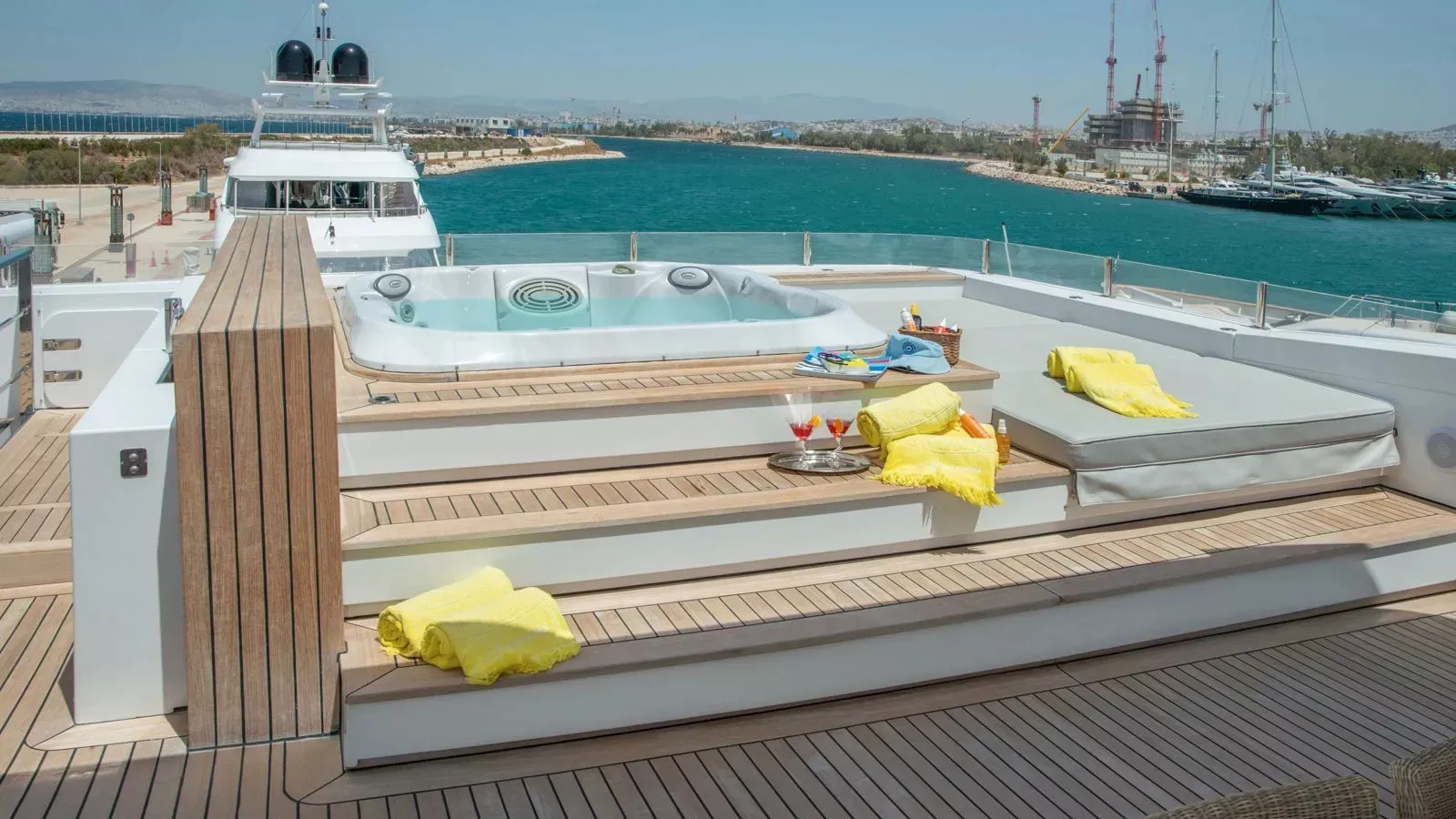 https://dev-api.arconyachts.com/storage/36311/conversions/CqPkCBYtSwxXaNm0FQVgeUHx01z1PZ8MrGVT0MTM-optimize.webp
