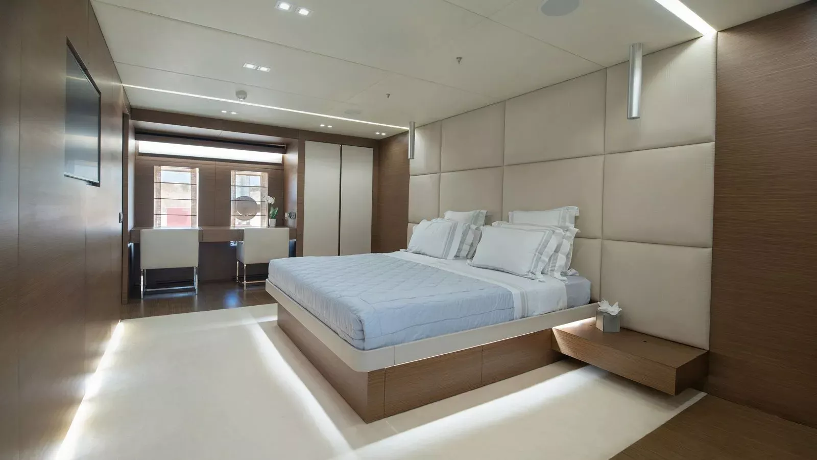 https://dev-api.arconyachts.com/storage/36313/conversions/QXXjxjzvKEn3qaBJ3zGXV1t9VW6vNIVEsgPD0Ut0-optimize.webp
