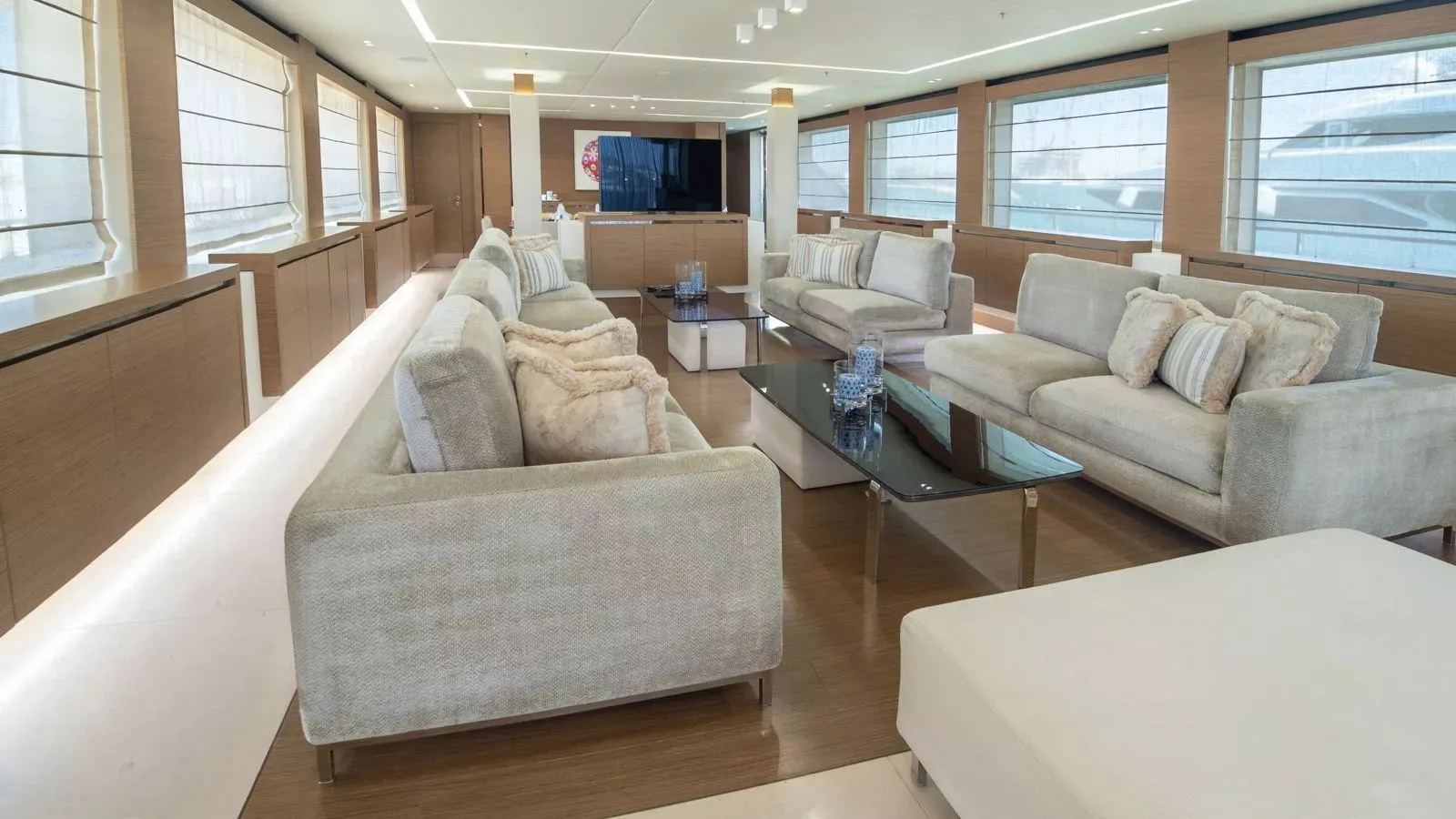 https://dev-api.arconyachts.com/storage/36320/conversions/0MQtHr4kBMuDESaLt53RI871GOOps22y5q3takDM-optimize.webp