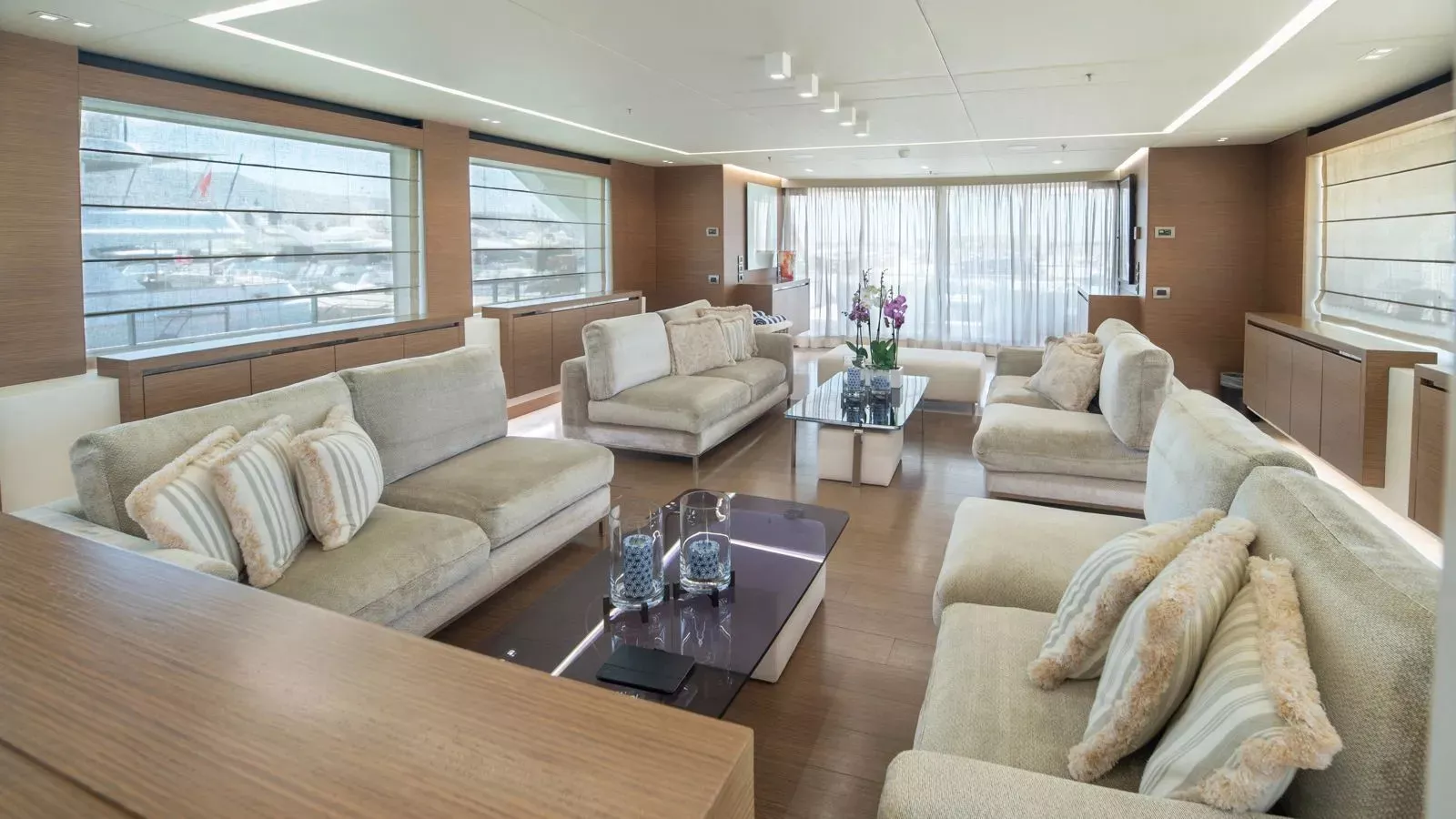 https://dev-api.arconyachts.com/storage/36322/conversions/JnA0wDLLHvMgISAECSuAFGTHt5eFwdlvlaeY07X9-optimize.webp