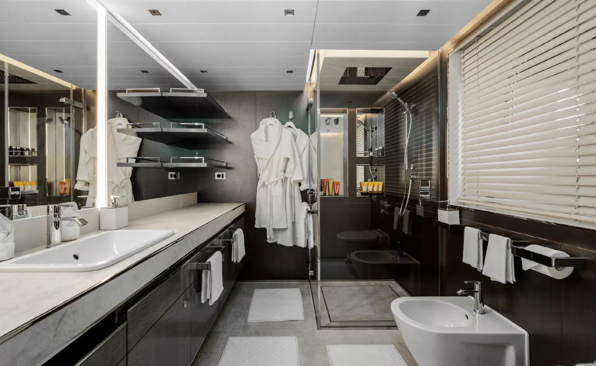 https://dev-api.arconyachts.com/storage/36351/conversions/lKjT64sPMC9AXaO71Nr9oEEvYx5NJ7fARVNyvSUB-optimize.webp