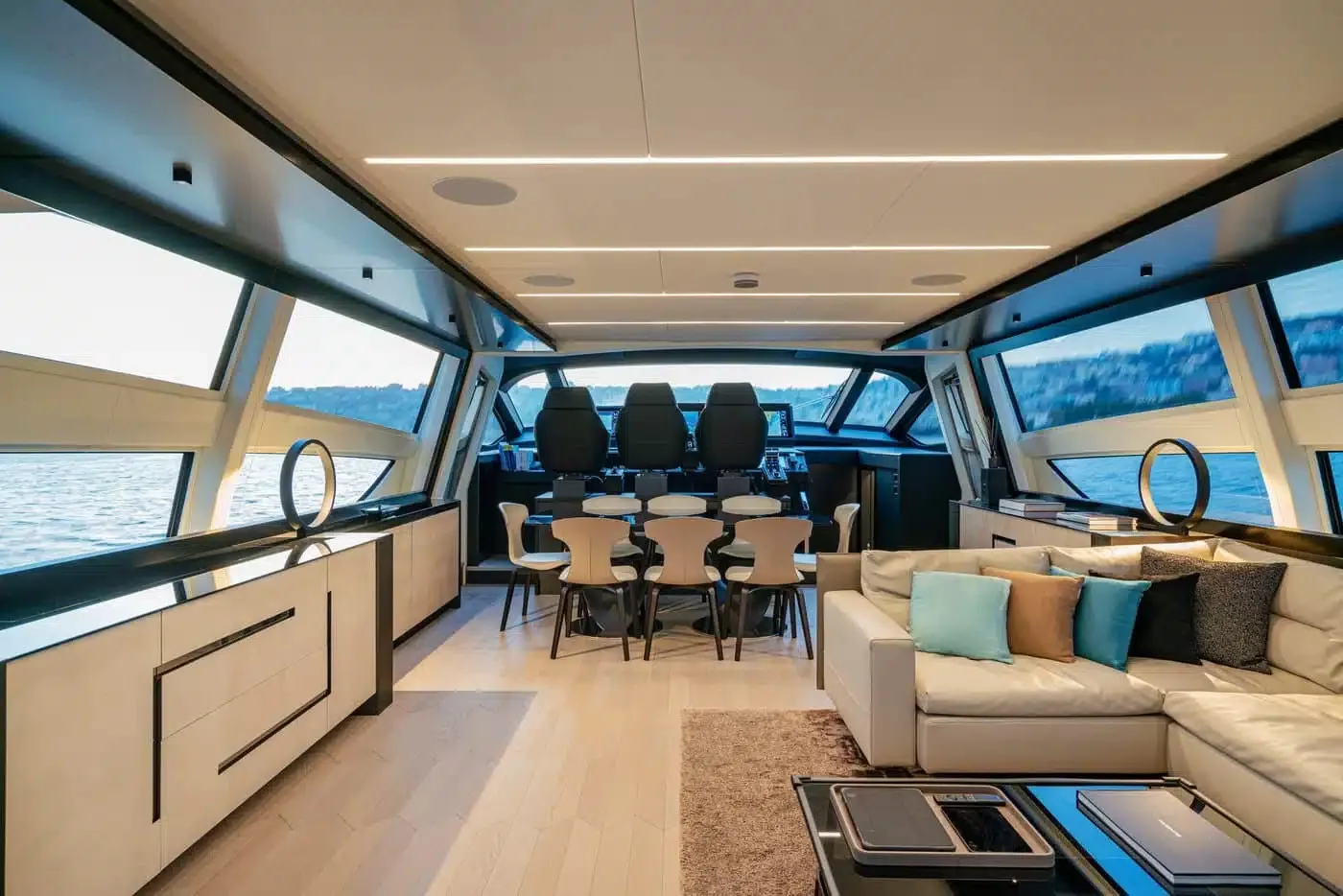 https://dev-api.arconyachts.com/storage/36440/conversions/Dsr4UW7P7H1f7Tm3H18iYcNxFTlzjsWOkinAtuw7-optimize.webp