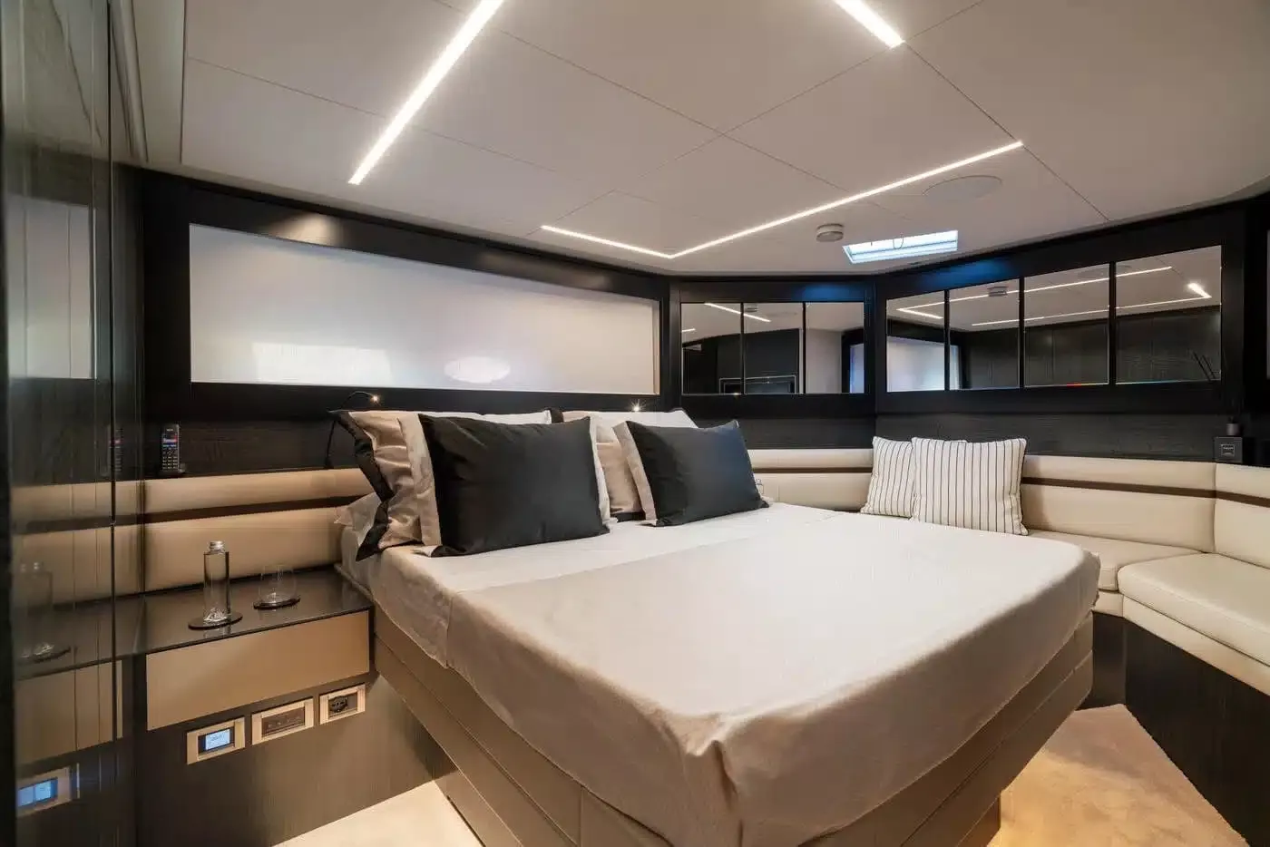 https://dev-api.arconyachts.com/storage/36444/conversions/SUy4coXa9lMPxatbB5MfbGQPYHH8XPLQOqgkgDnL-optimize.webp