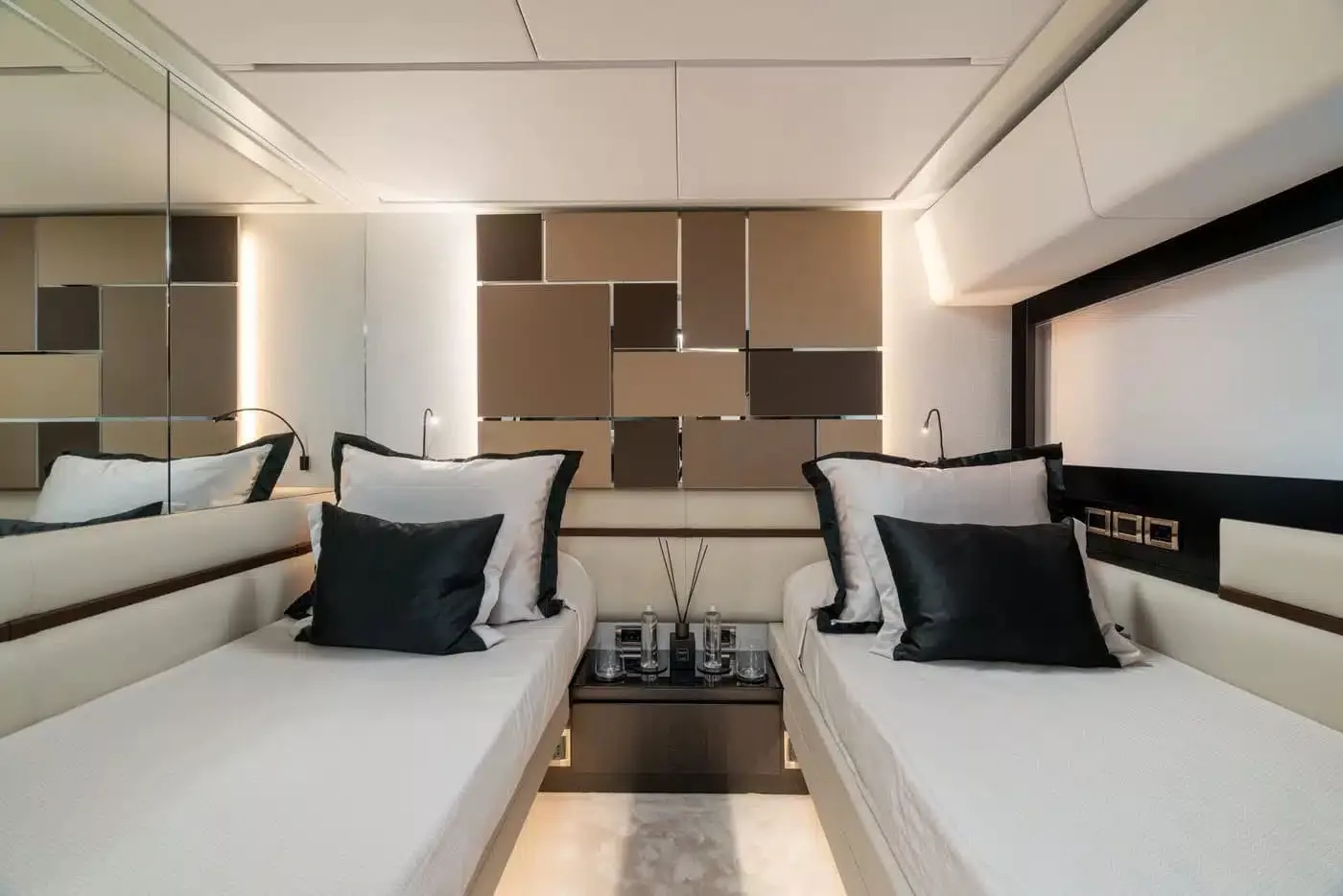 https://dev-api.arconyachts.com/storage/36445/conversions/LStQuQt28mTLOcEWhldgSBs9lqaTDFJOhzWUkNZA-optimize.webp