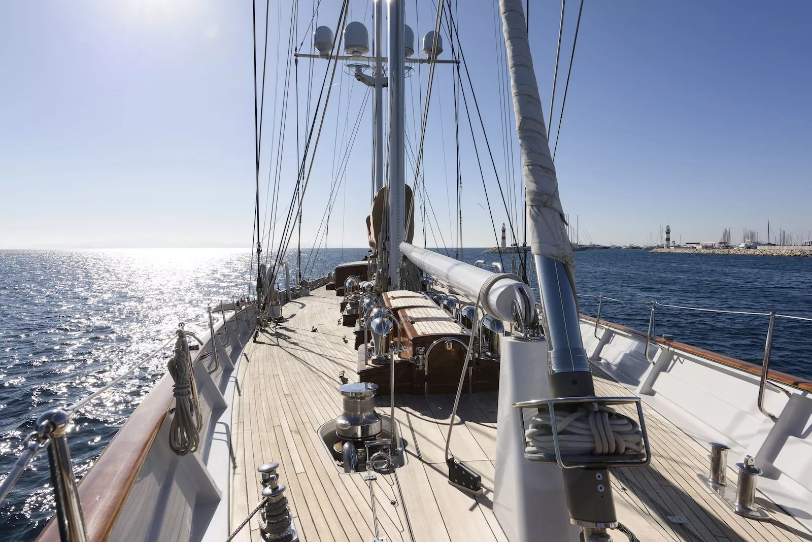 https://dev-api.arconyachts.com/storage/36469/conversions/JwuHSSR3c35EeX5VbbNvemlMZA55tCBOiU8TnA2o-optimize.webp