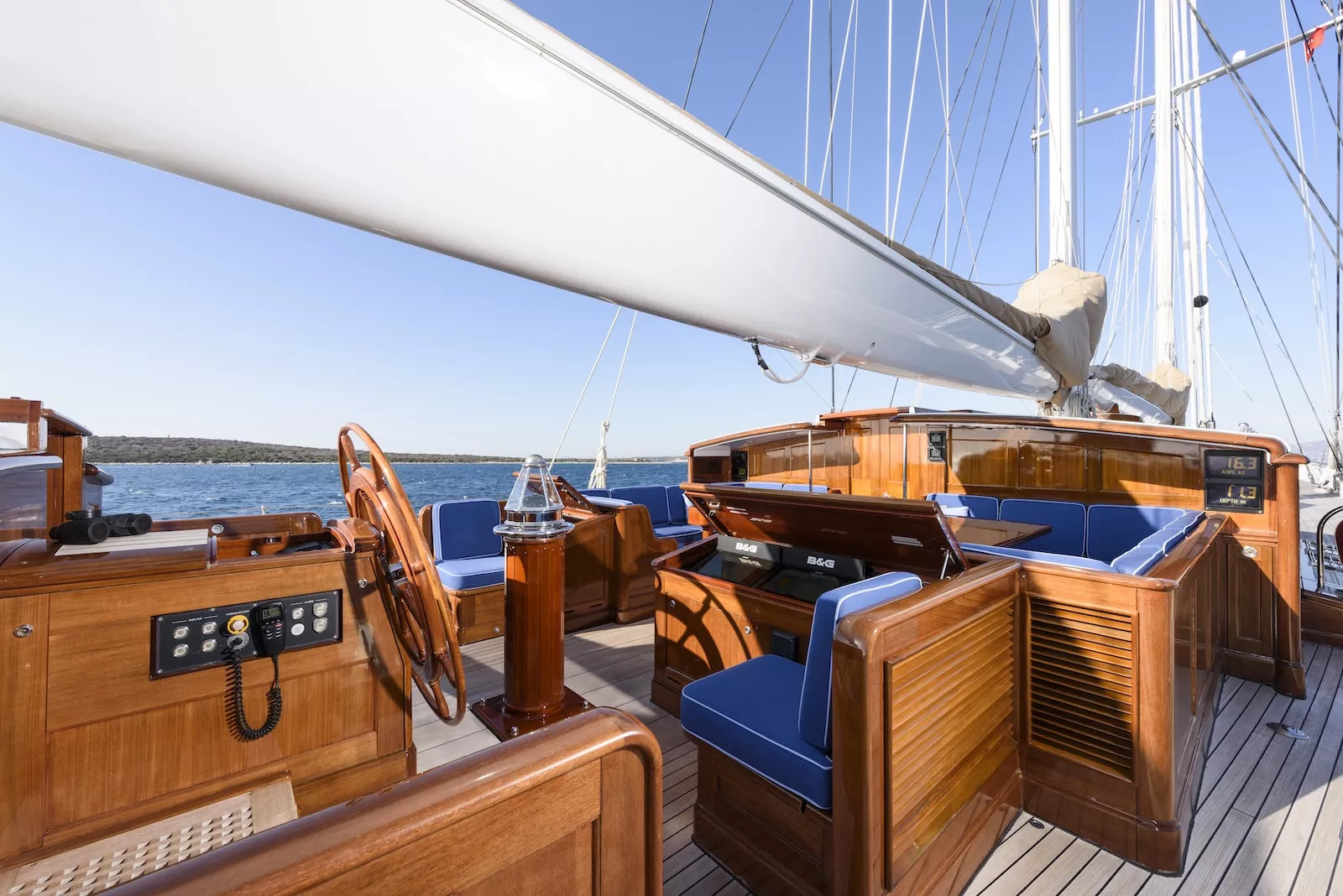 https://dev-api.arconyachts.com/storage/36475/conversions/VQ7i2XVuXcMqCSagz3AOnT4FoeGFegRqGTcdNga0-optimize.webp