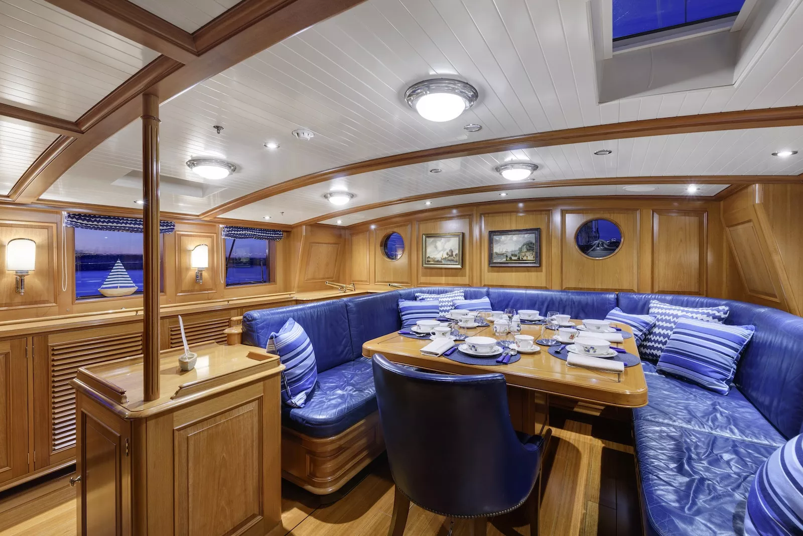 https://dev-api.arconyachts.com/storage/36481/conversions/oR9yz6wHRYsEufrGZnCwLvz29kUajwficQQWuSDz-optimize.webp