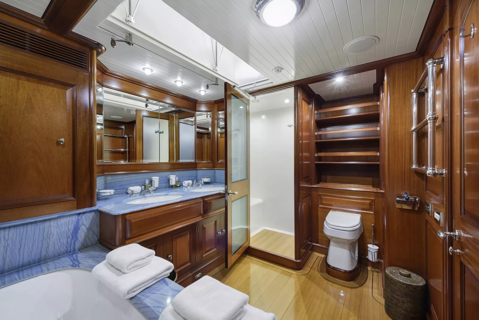 https://dev-api.arconyachts.com/storage/36486/conversions/GEClmfIRyVn5bIaKUunSM6ullCcOFe5I3Niv0Ji6-optimize.webp