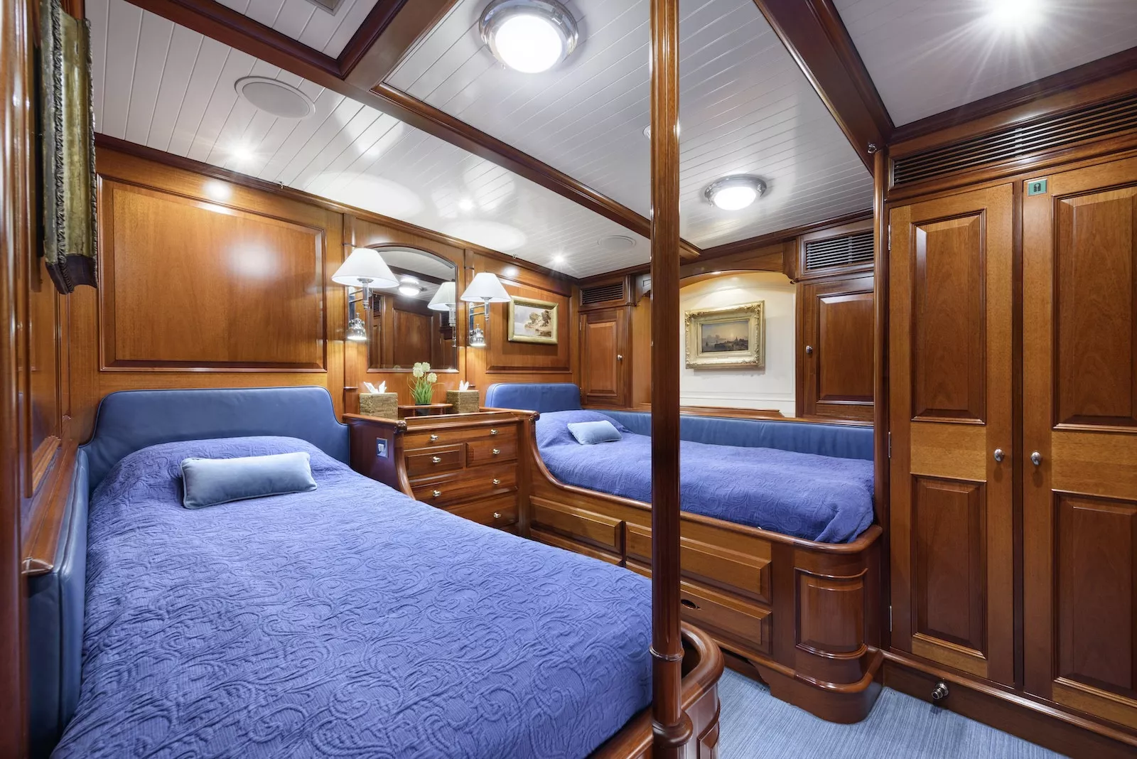 https://dev-api.arconyachts.com/storage/36487/conversions/9Lf9WzUOZ1EZhw1bS00vDtFQ3Md8XvYfURCeKZTd-optimize.webp