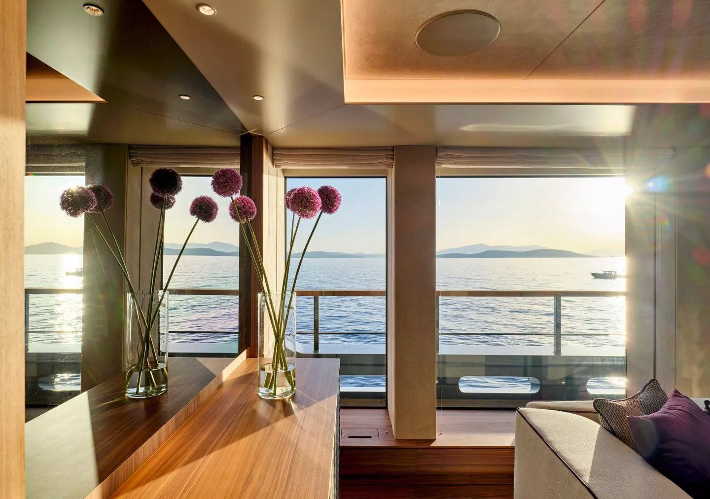 https://dev-api.arconyachts.com/storage/36511/conversions/BgoTw9GuUsuw2mzsc5jhOQOaMiCiaBfIRZuRQX1w-optimize.webp