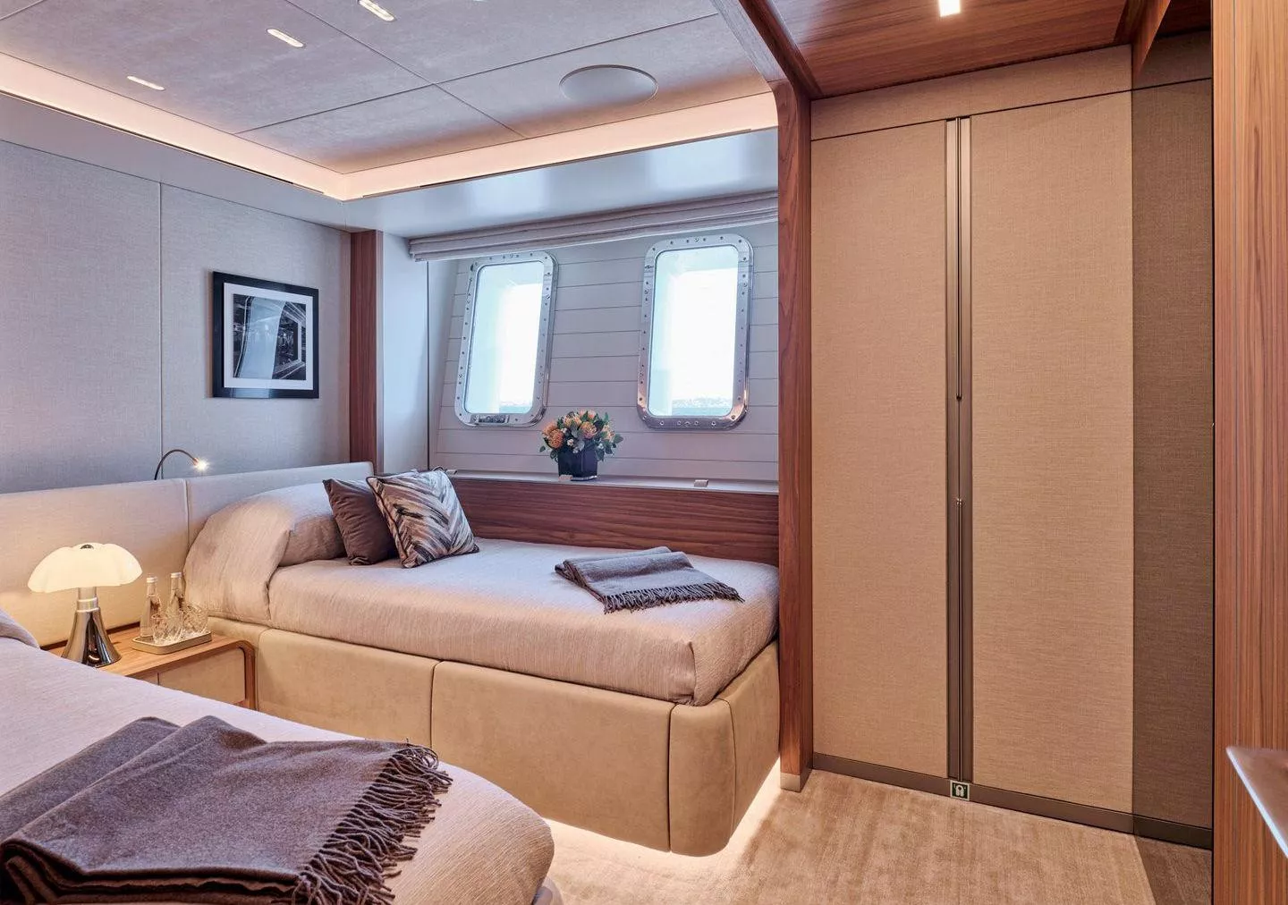 https://dev-api.arconyachts.com/storage/36520/conversions/elKOA5Edtbkt7adgDQUzi0YmsaQaWCTdLOm8AagH-optimize.webp