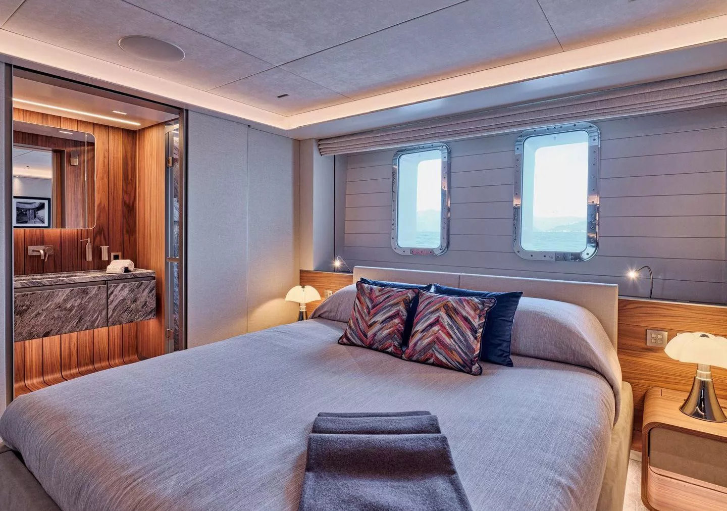 https://dev-api.arconyachts.com/storage/36522/conversions/uoYfQidB9g2VywUX1I0FDmOxRsCjzjNcrb1s7nVy-optimize.webp