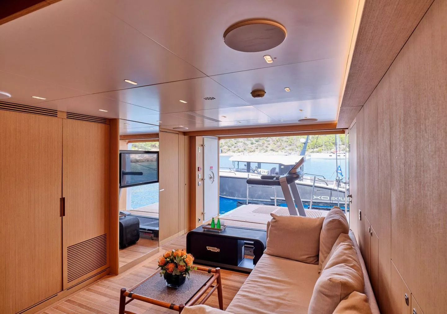 https://dev-api.arconyachts.com/storage/36524/conversions/XpnxxGgKDGlAMwbaStCVnECQNRyCrct1Ut0tvJ2t-optimize.webp