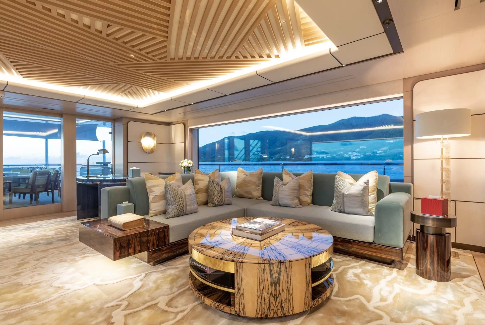 https://dev-api.arconyachts.com/storage/36568/conversions/8FGZGvTK2PgBxTaaGYP1J0syXeq2dsfBXu7G4uSA-optimize.webp