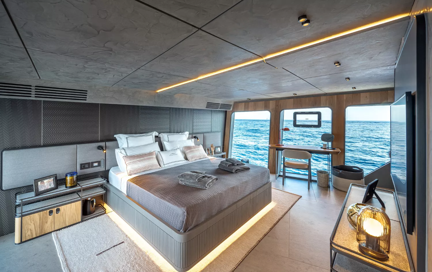 https://dev-api.arconyachts.com/storage/36679/conversions/wcCLhXfdUvnzHRKlamF3JfOsIDKTzrLuYzuH1868-optimize.webp