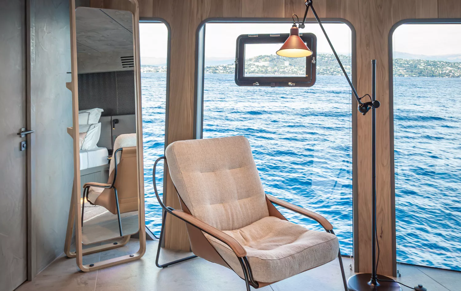 https://dev-api.arconyachts.com/storage/36680/conversions/On196XY3OuikycGVin6AauvzQP5DIuIcwwGIairh-optimize.webp