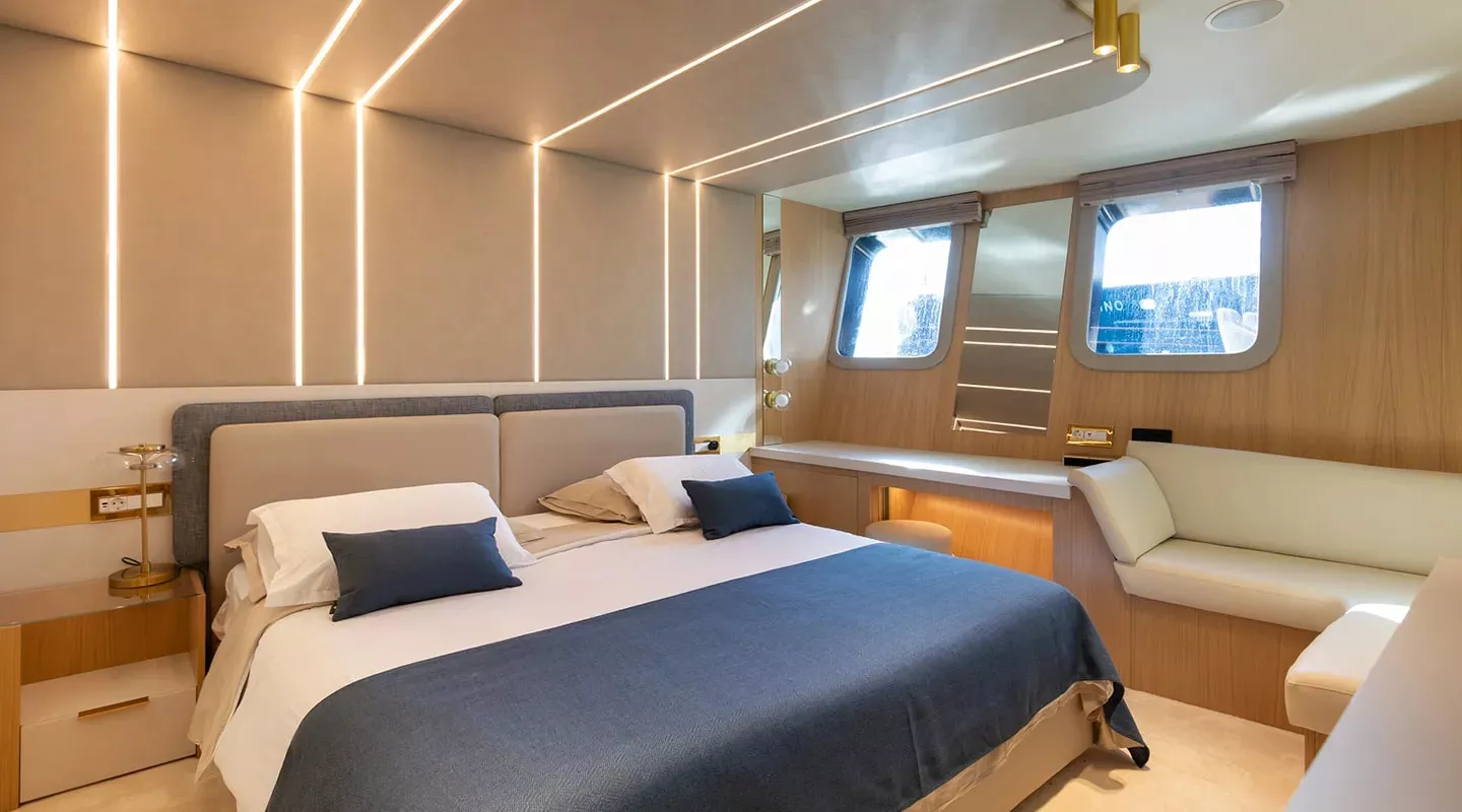 https://dev-api.arconyachts.com/storage/36871/conversions/dLCzbYLozcMHSD58BiFMq7Fa0rGntThoxRgXKZoP-optimize.webp