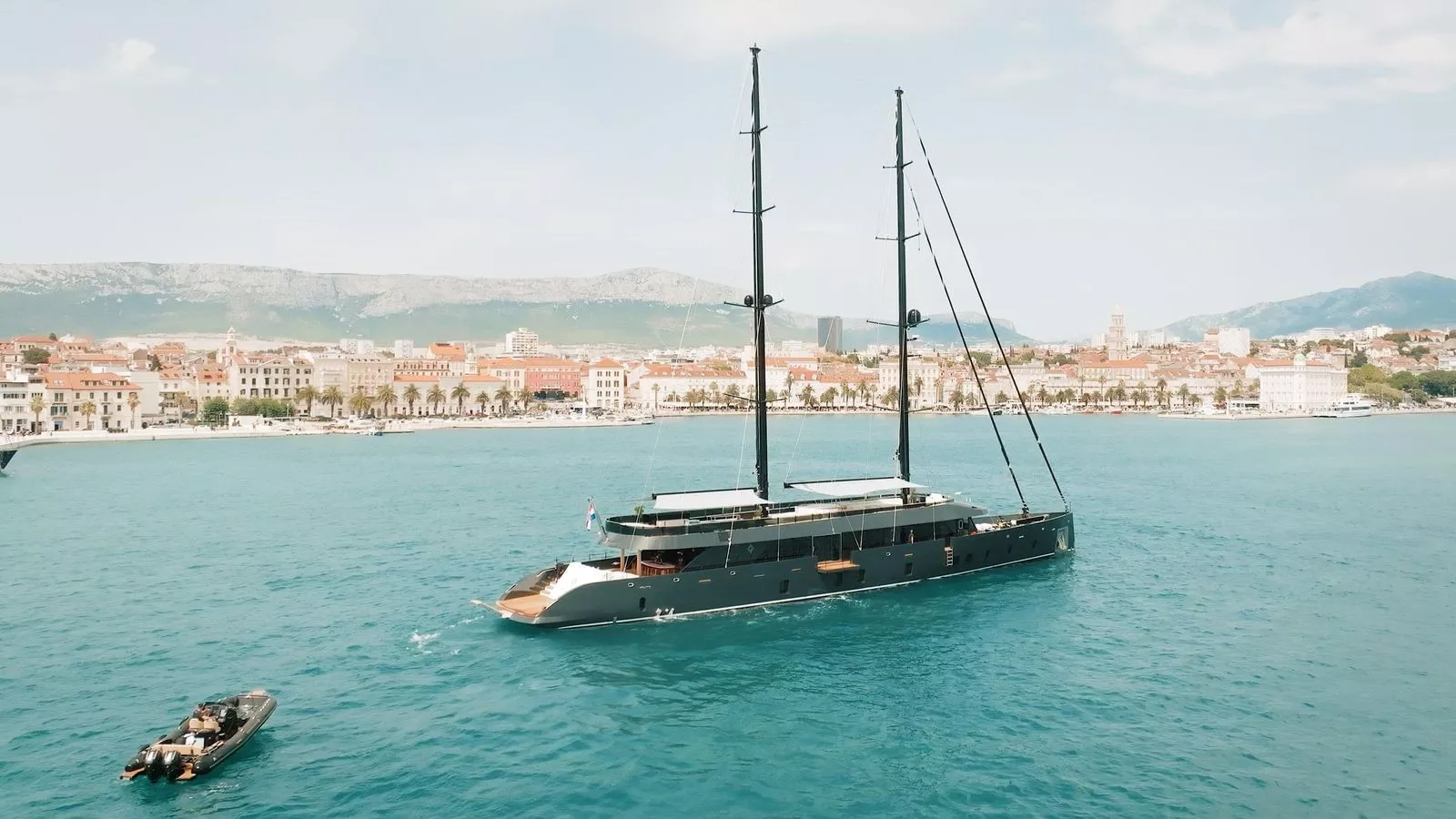 https://dev-api.arconyachts.com/storage/36907/conversions/DzPWyIhuMDeysPcAtIUvYs1JdB5E90id0xBAA2wo-optimize.webp