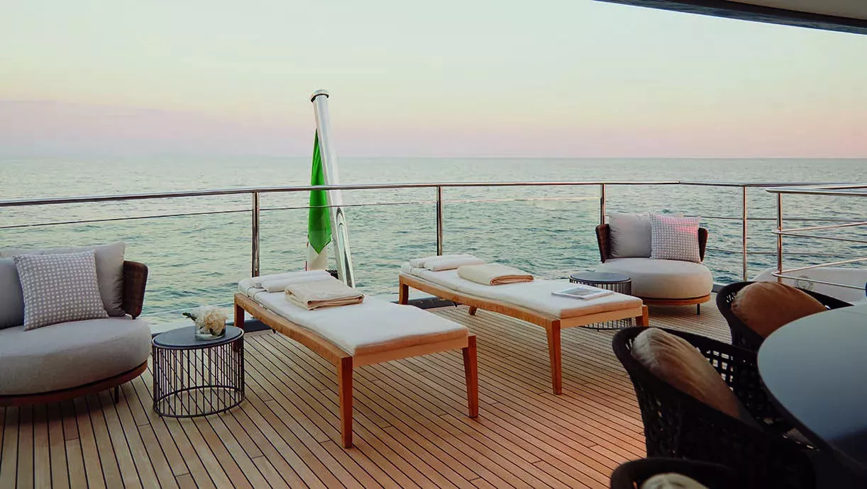 https://dev-api.arconyachts.com/storage/36948/conversions/wujFT0aarqxCM8ituZJQjhbuTvxPTN50a2qImgYo-optimize.webp