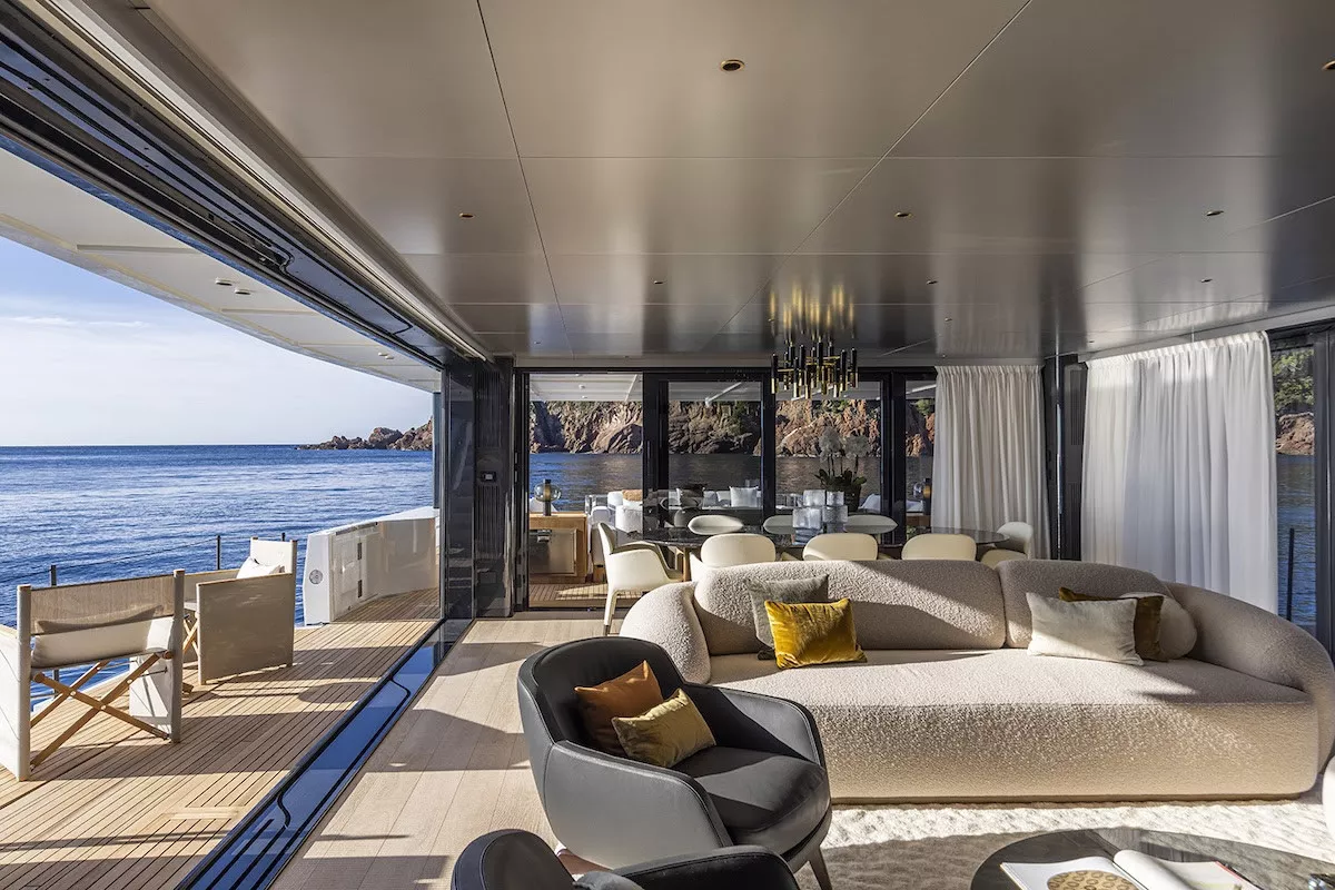 https://dev-api.arconyachts.com/storage/36954/conversions/ukHUnB329wEYEf7CrpWTGFsXFM0hugQjkIiWgl8V-optimize.webp
