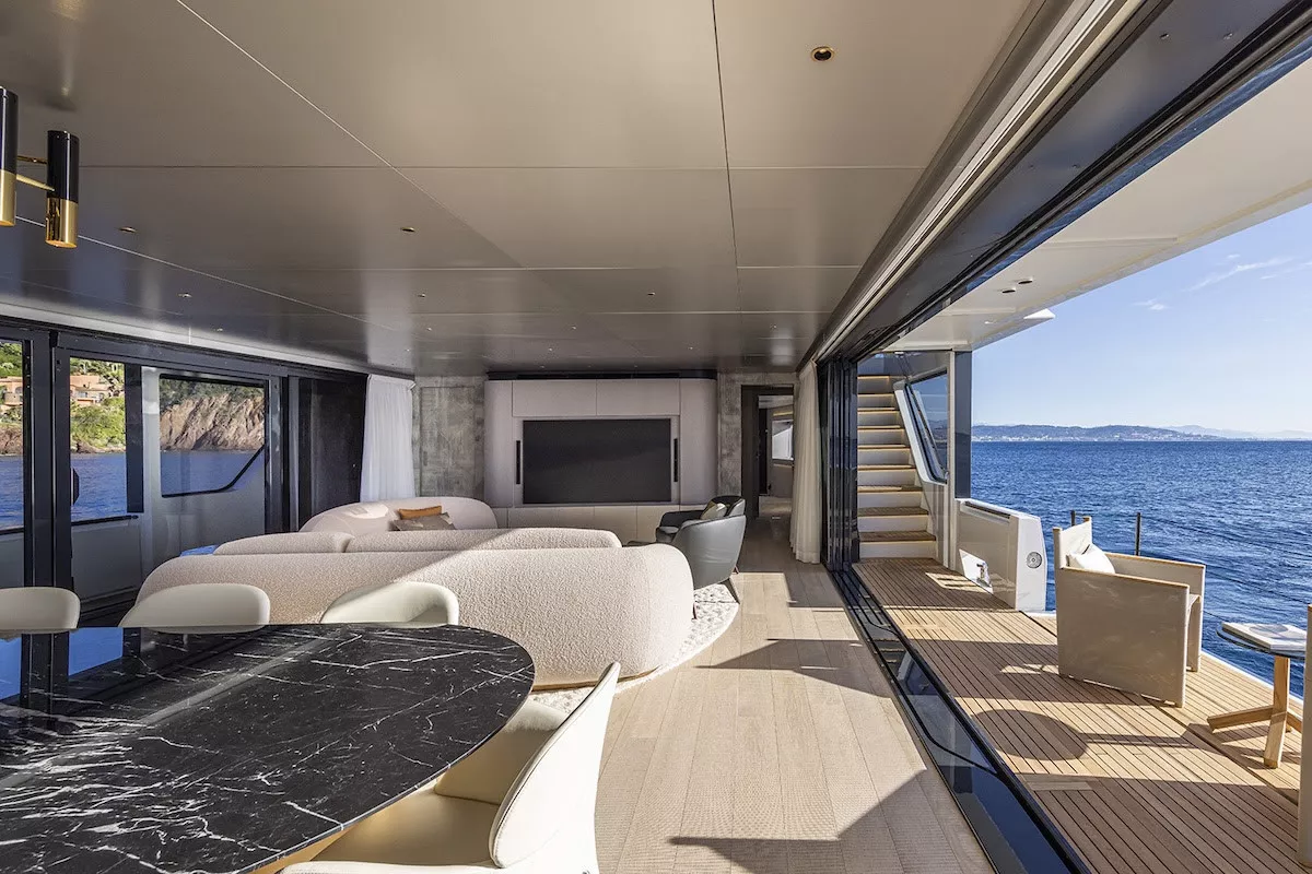 https://dev-api.arconyachts.com/storage/36956/conversions/APXySLyi19DlOg4W9Yr7fTNZwM8DvZ4dF0Lg9Oxa-optimize.webp