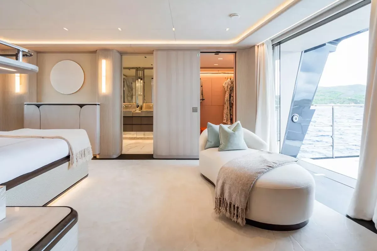 https://dev-api.arconyachts.com/storage/36978/conversions/M3W47VYsdkmejHR5ecWuYlIgddTamgf0AVpQaftE-optimize.webp