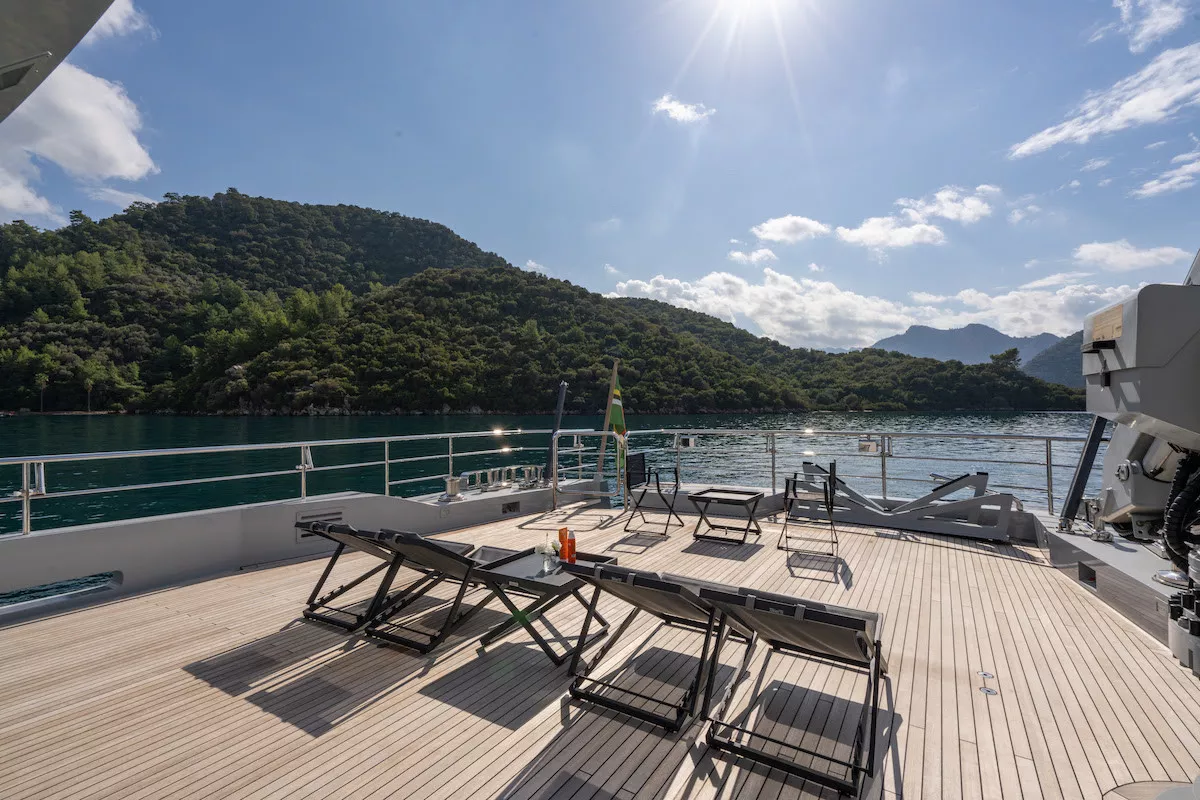 https://dev-api.arconyachts.com/storage/37000/conversions/gk7jGjzBf2sTsCZXiuU7nr3GtU9XiA0UVL3pfuIB-optimize.webp