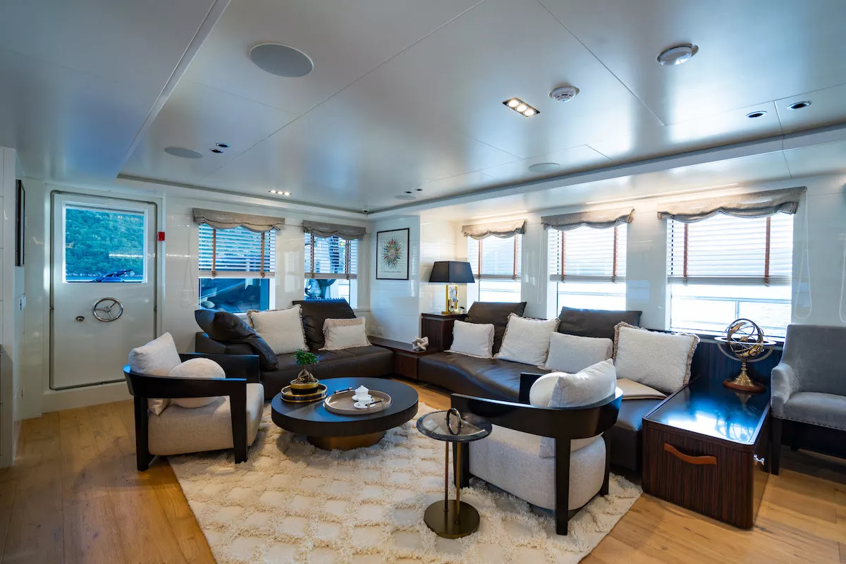 https://dev-api.arconyachts.com/storage/37003/conversions/V0dtdvkMicRR9XExKRaPWchCZVNNuXY65YGZhnrB-optimize.webp
