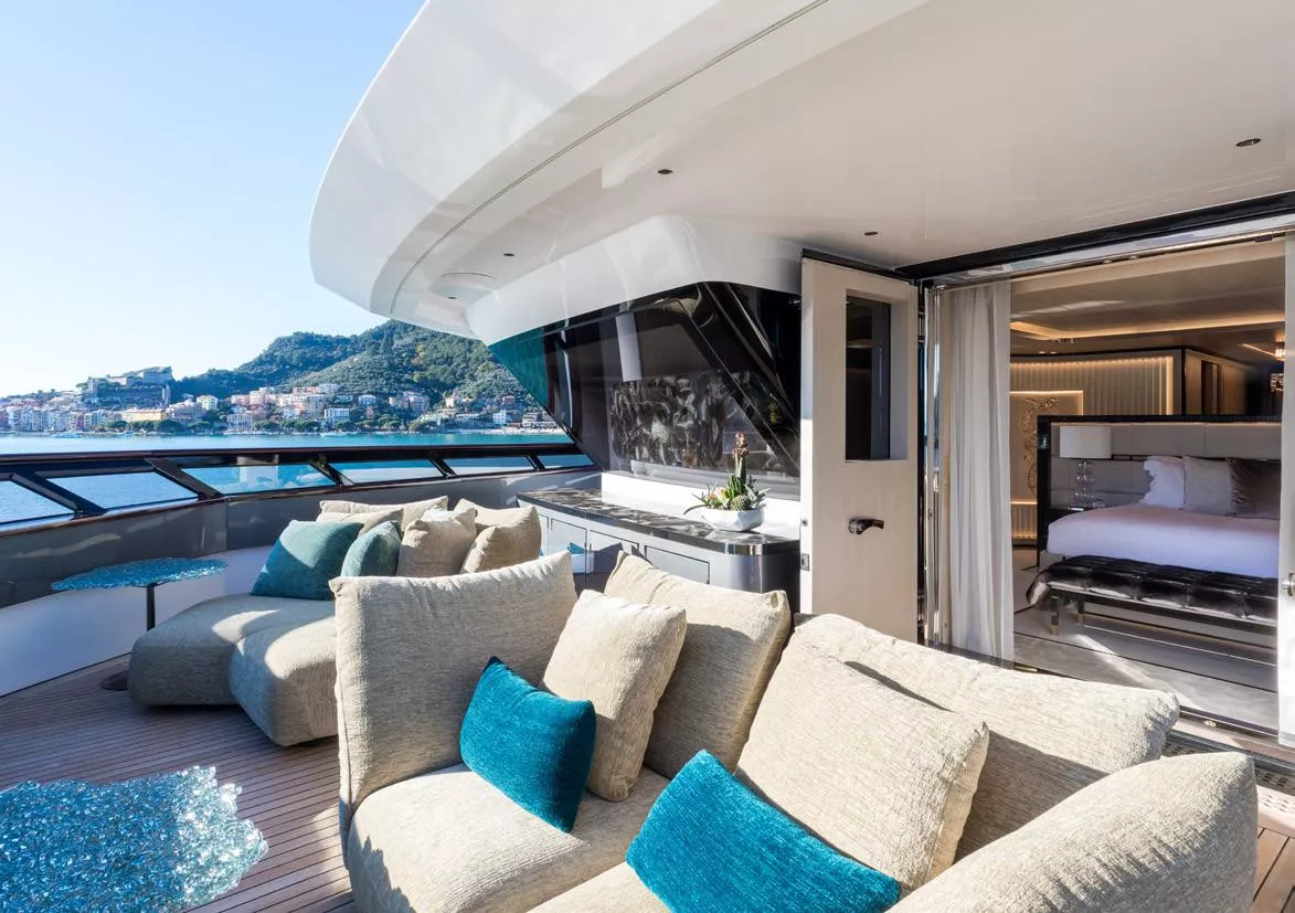 https://dev-api.arconyachts.com/storage/37101/conversions/Et1Cng1VYRk6ogn4IeHTCGLoFBUvRvwmIEztSUnM-optimize.webp