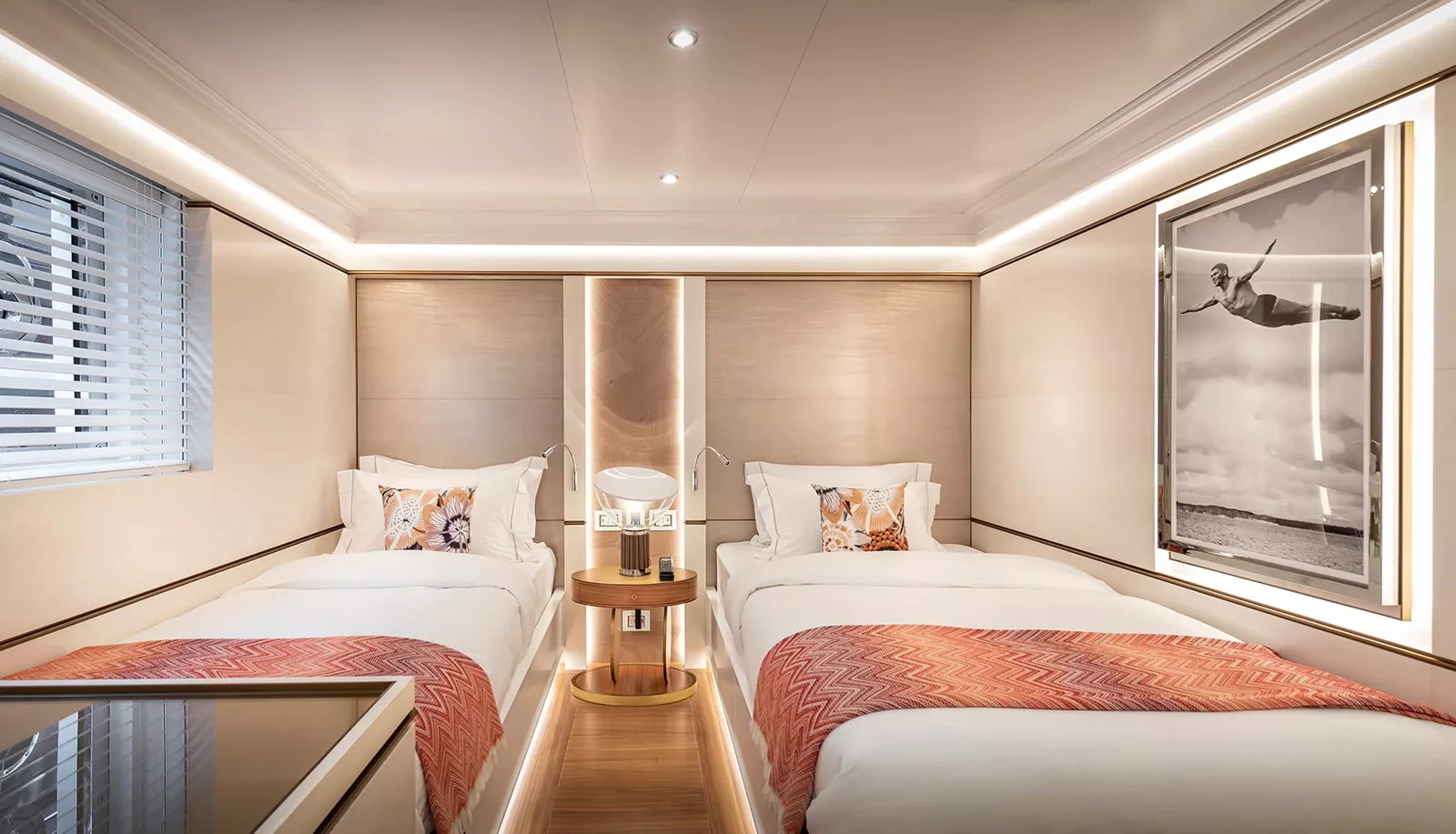https://dev-api.arconyachts.com/storage/37138/conversions/CspCf3RWzIgNfeP7Fqu0adi5zEssrcLaNVnSdwVd-optimize.webp