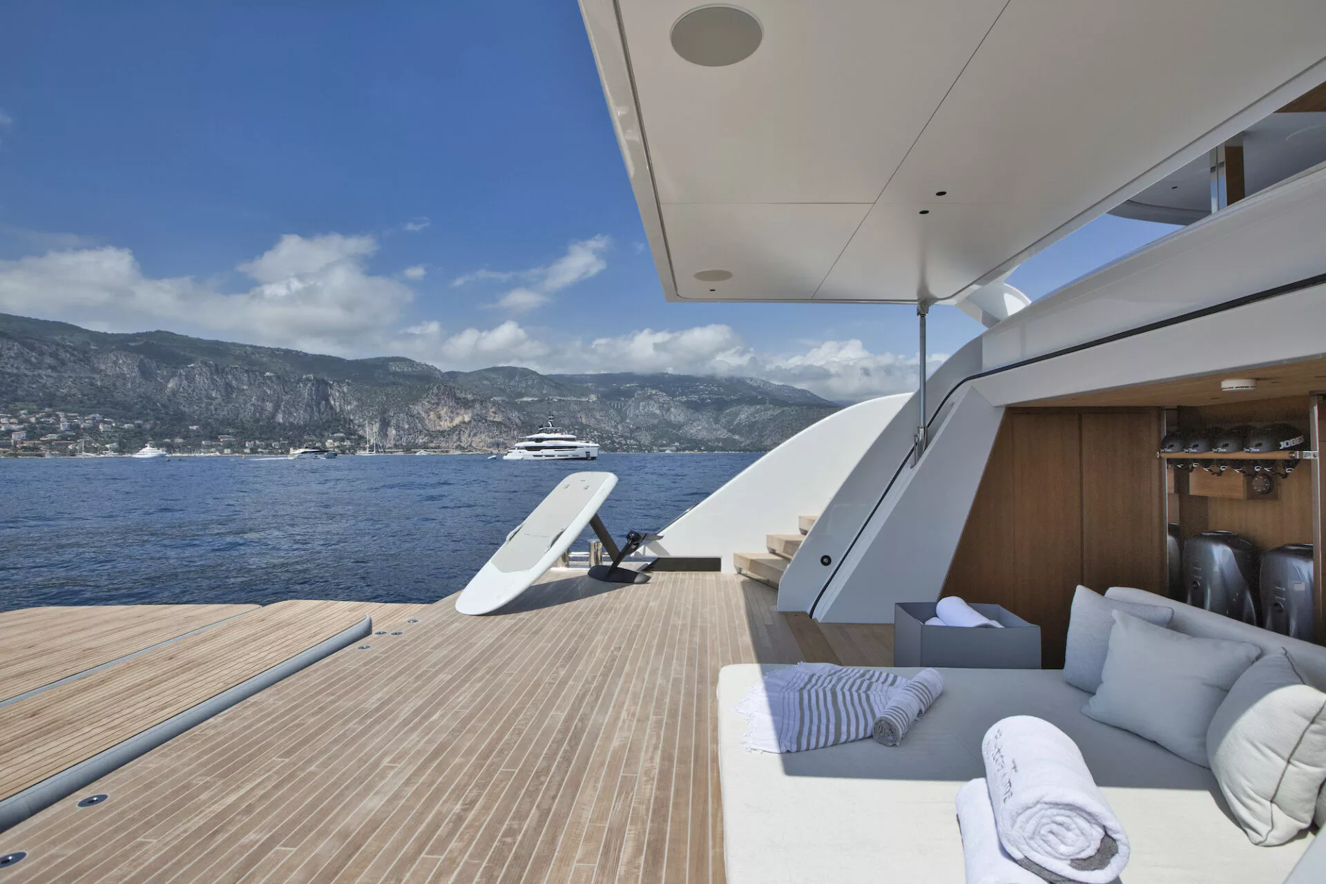 https://dev-api.arconyachts.com/storage/37169/conversions/pT7pp6H7EtrRudkKGi2Lm6Uk5O2PVGKJn5fXltLs-optimize.webp