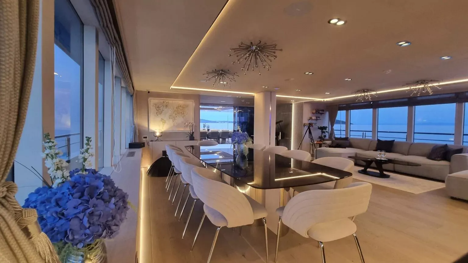 https://dev-api.arconyachts.com/storage/37229/conversions/GbnR4dZvSYbaonYdGCw6REg61JAltnIkZi6sKhy7-optimize.webp