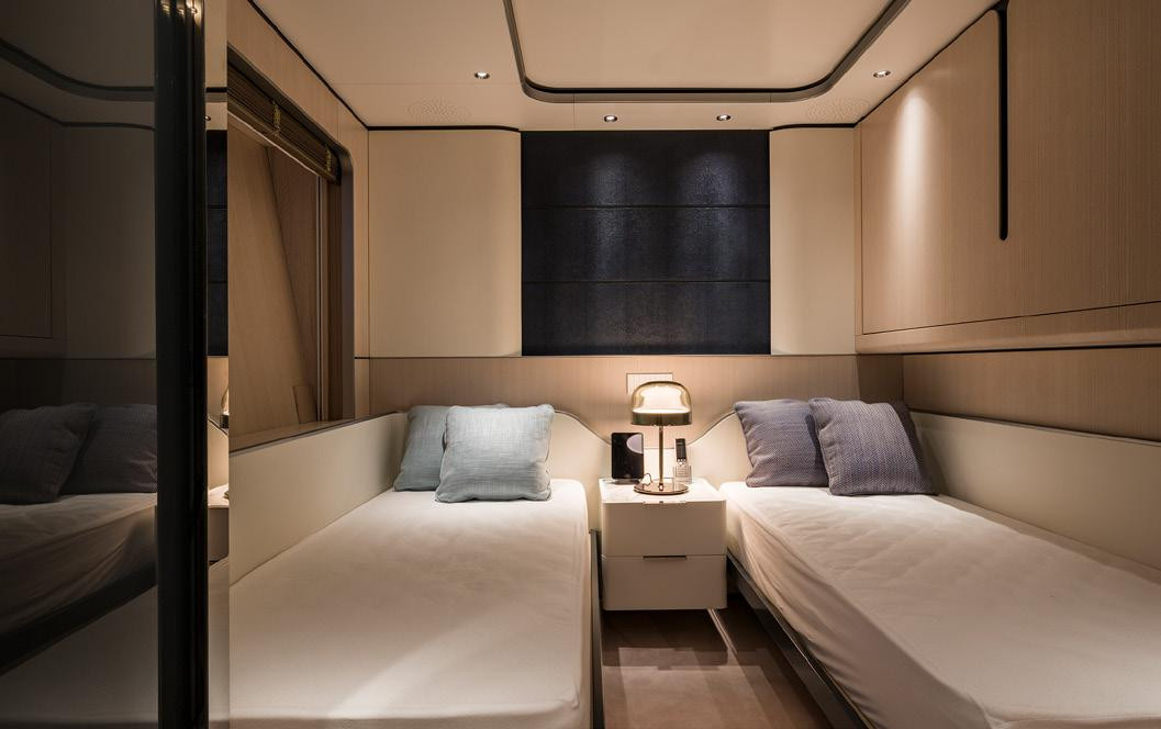 https://dev-api.arconyachts.com/storage/37342/conversions/yjNYTb33kqBVNZKvhV2rpgmJb4DpjiiwBWa0gjqD-optimize.jpg