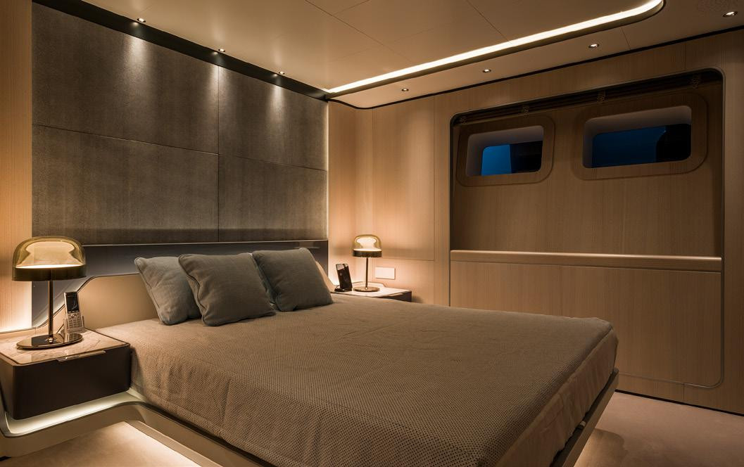 https://dev-api.arconyachts.com/storage/37344/conversions/Ro6vzoNE3LiuuLxQjVCCRW2QgNiLolo0us0CRqyn-optimize.jpg