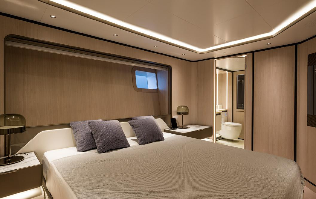 https://dev-api.arconyachts.com/storage/37347/conversions/nnOT3KBu5M0rtMXgk07wJKKOF3k9MEcKQTO3nqck-optimize.jpg