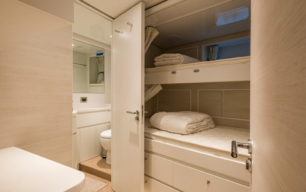 https://dev-api.arconyachts.com/storage/37356/conversions/ajS7MSjm0ptEwkFduUJwXuL5DPl0k8plQCb4uQZU-optimize.jpg