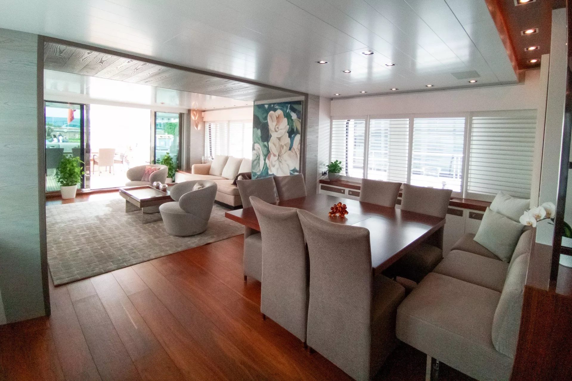 https://dev-api.arconyachts.com/storage/media/17423/conversions/455_7382251663-optimize.webp