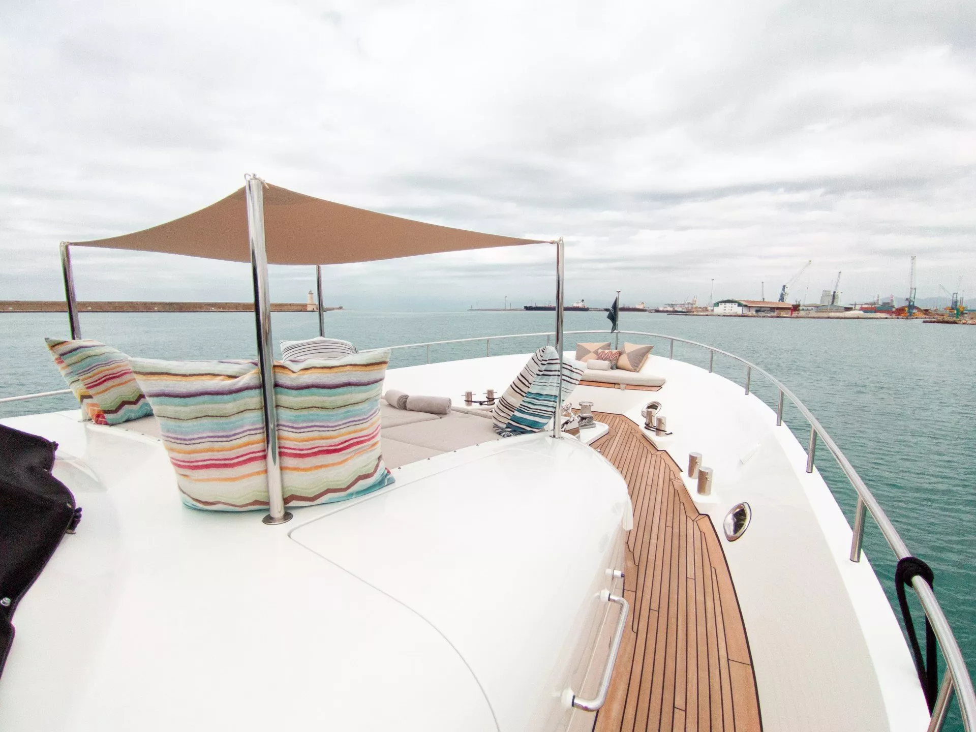 https://dev-api.arconyachts.com/storage/media/17435/conversions/455_5765475766-optimize.webp