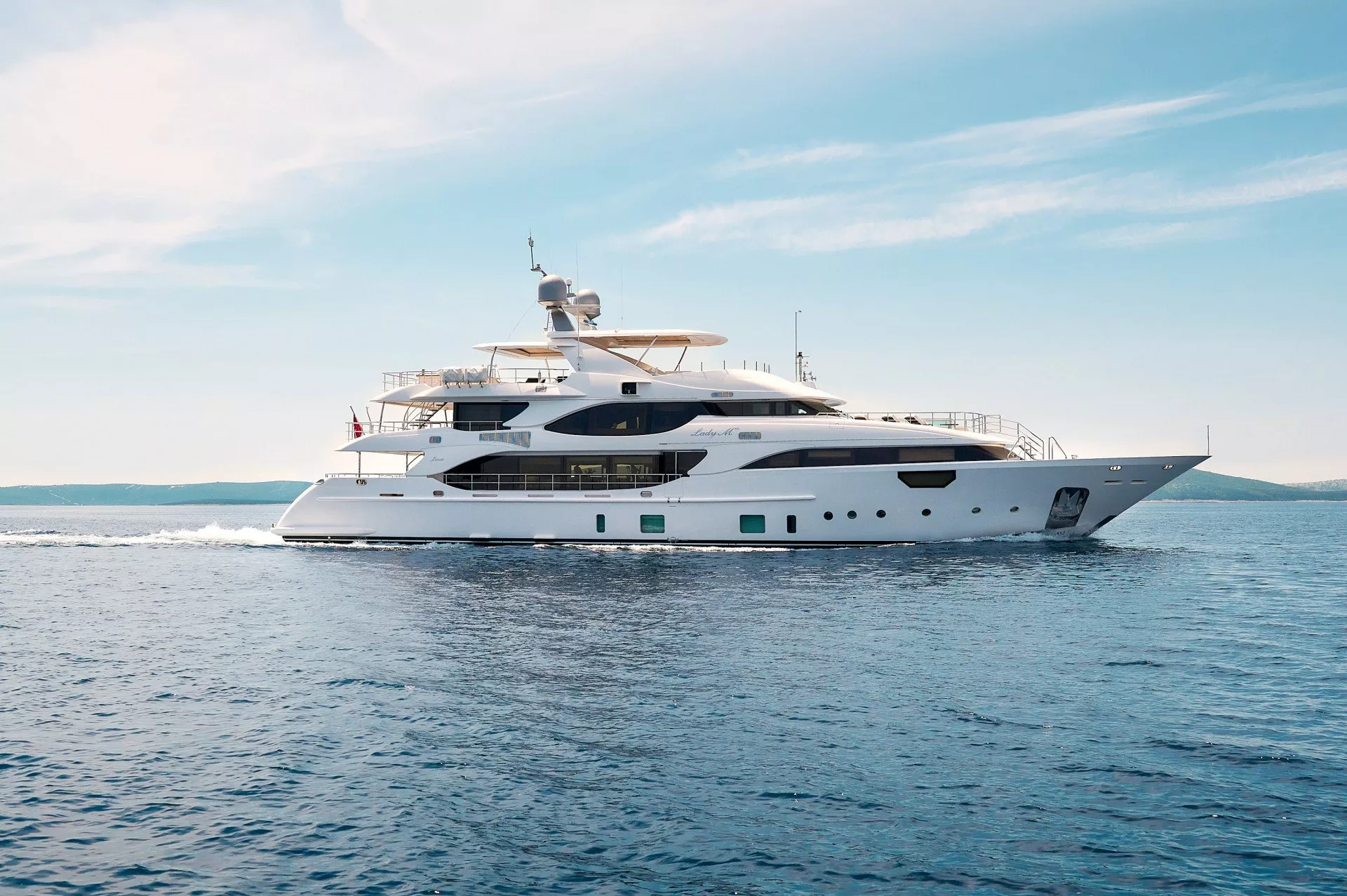Benetti 140