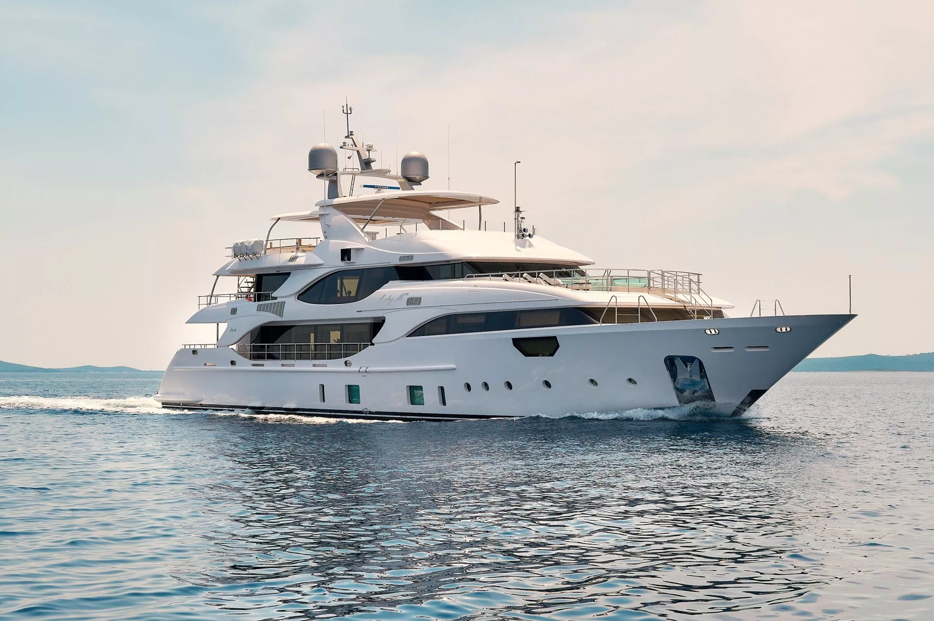 Benetti 140