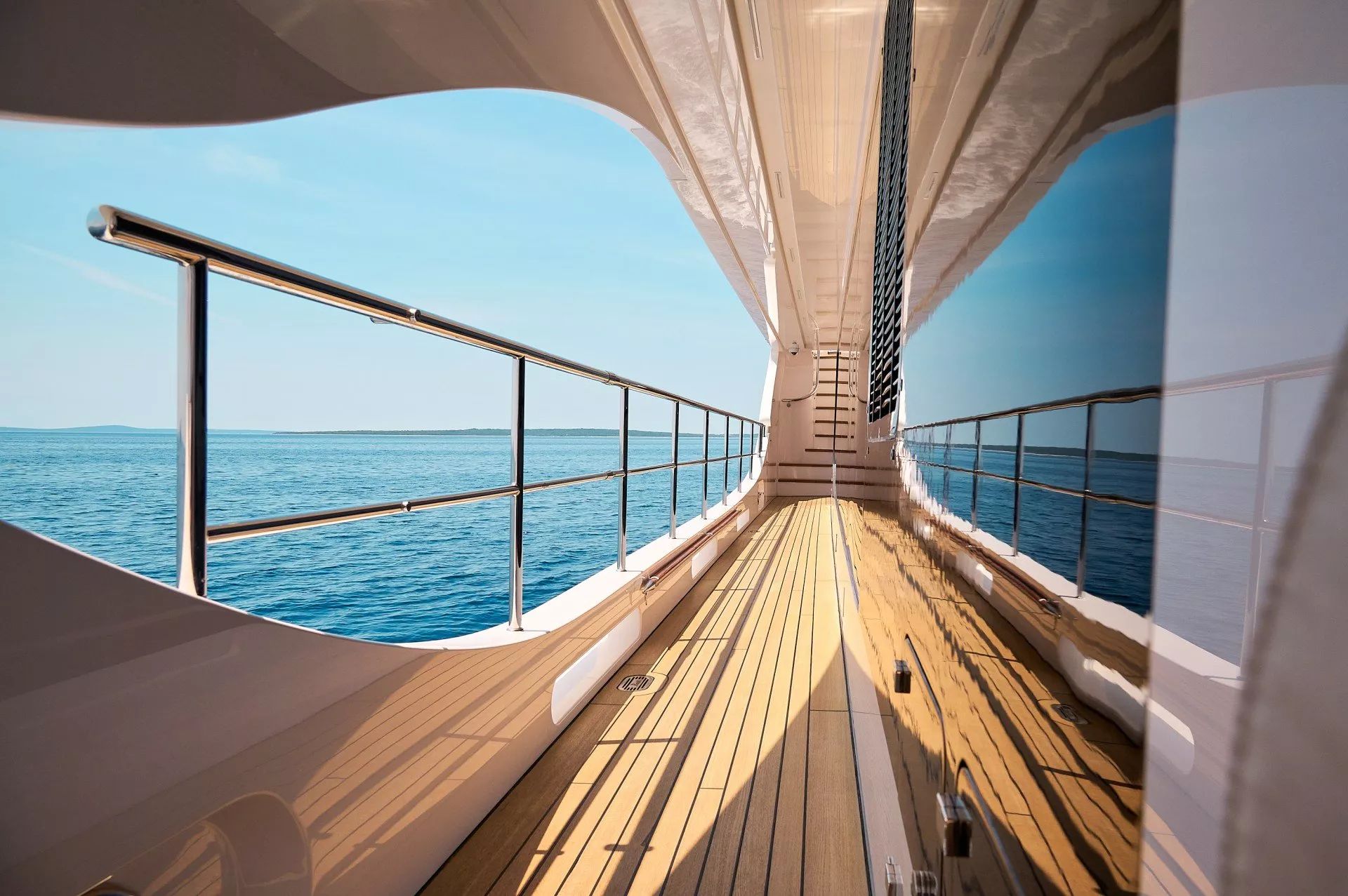 https://dev-api.arconyachts.com/storage/media/17453/conversions/669_9038955356-optimize.webp