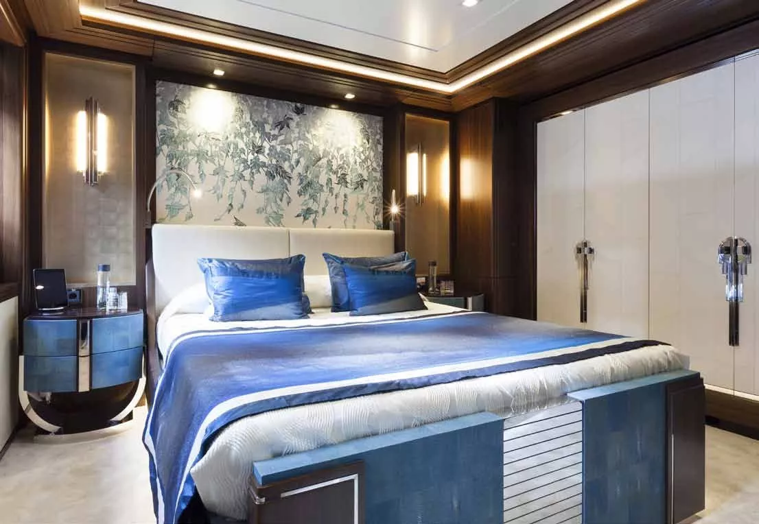 https://dev-api.arconyachts.com/storage/media/17568/conversions/654_1296241703-optimize.webp